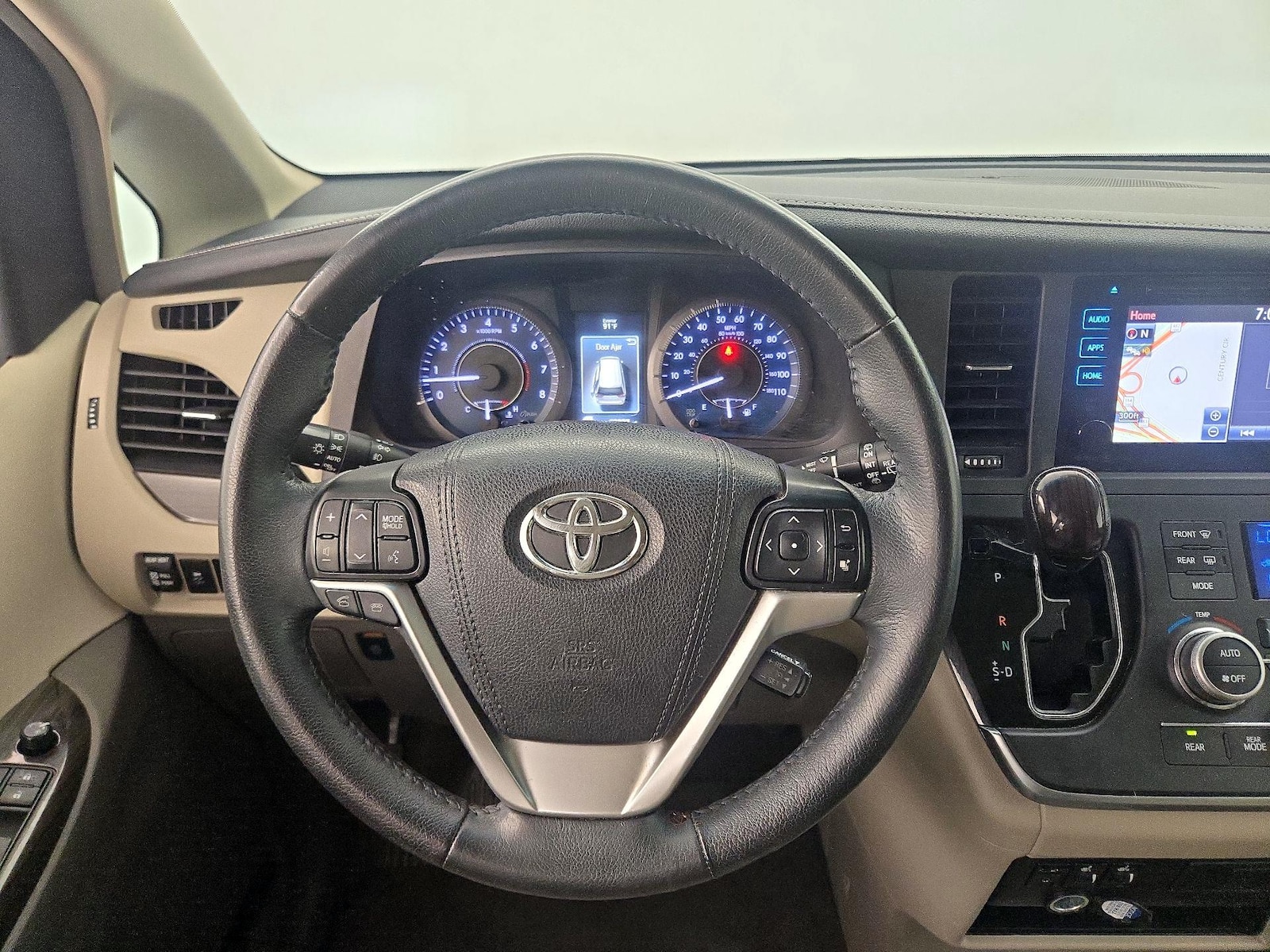 2015 Toyota Sienna XLE - Photo 11