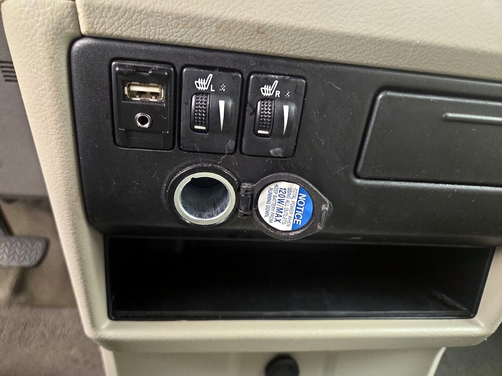 2015 Toyota Sienna XLE - Photo 19