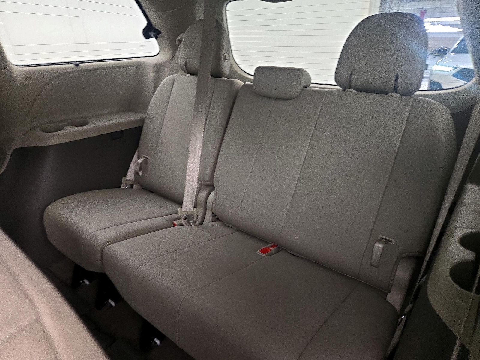 2015 Toyota Sienna XLE - Photo 22