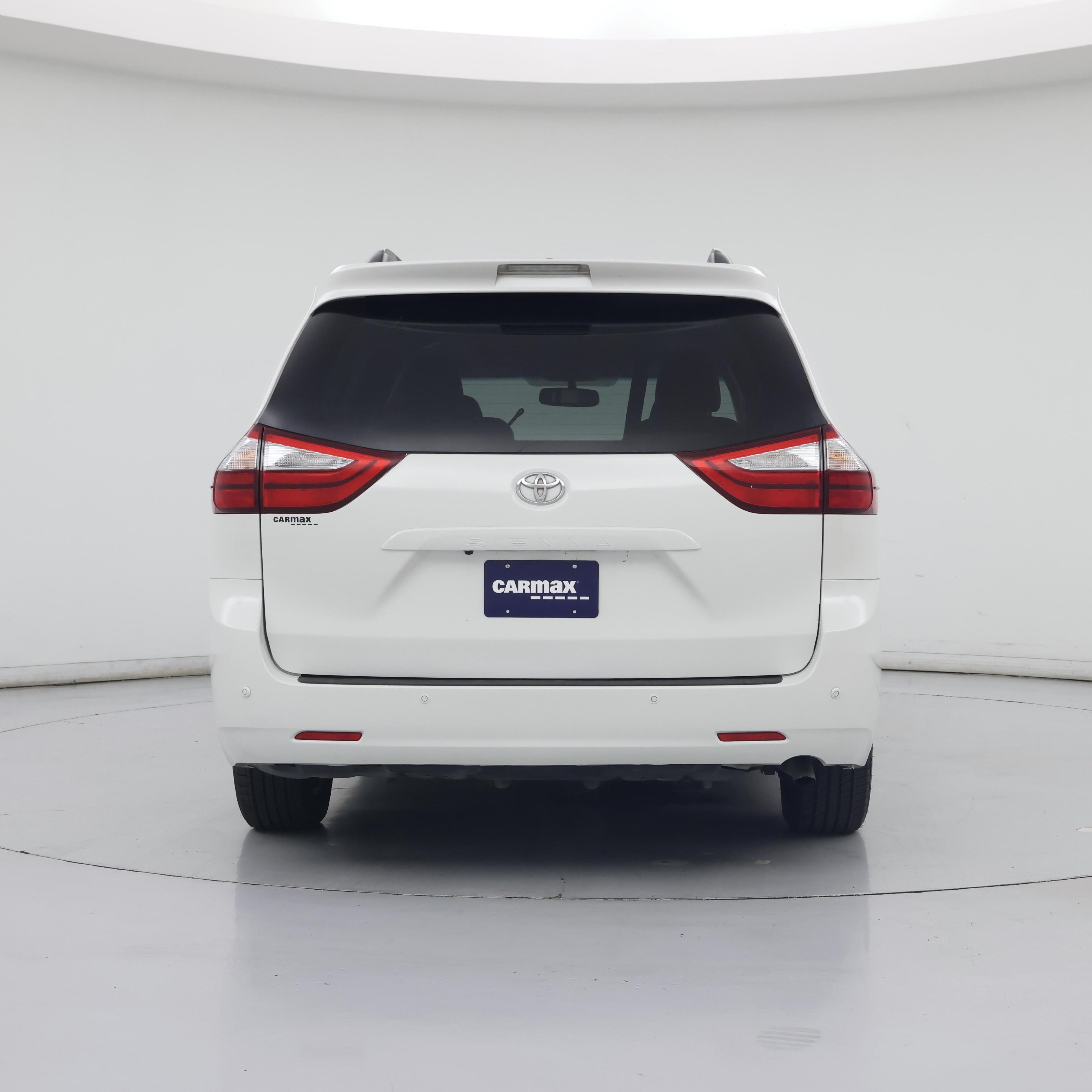Thumbnail: 2015 Toyota Sienna - 6
