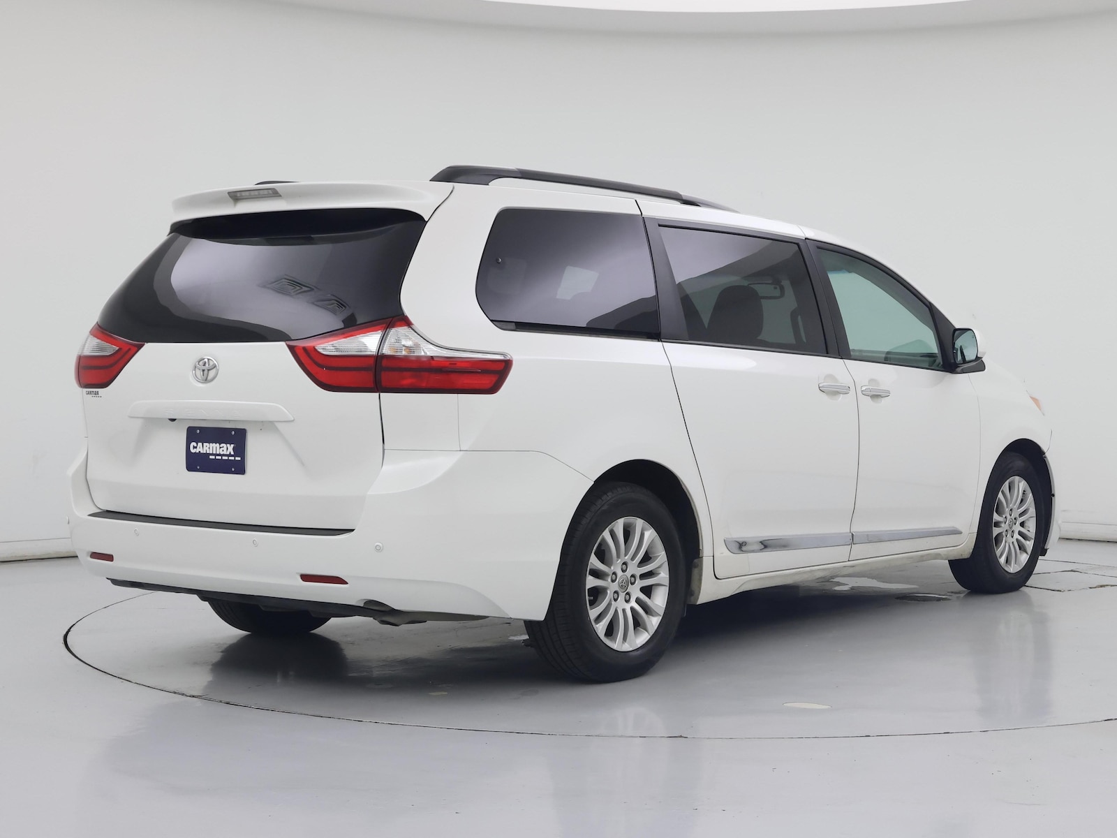 2015 Toyota Sienna XLE - Photo 9