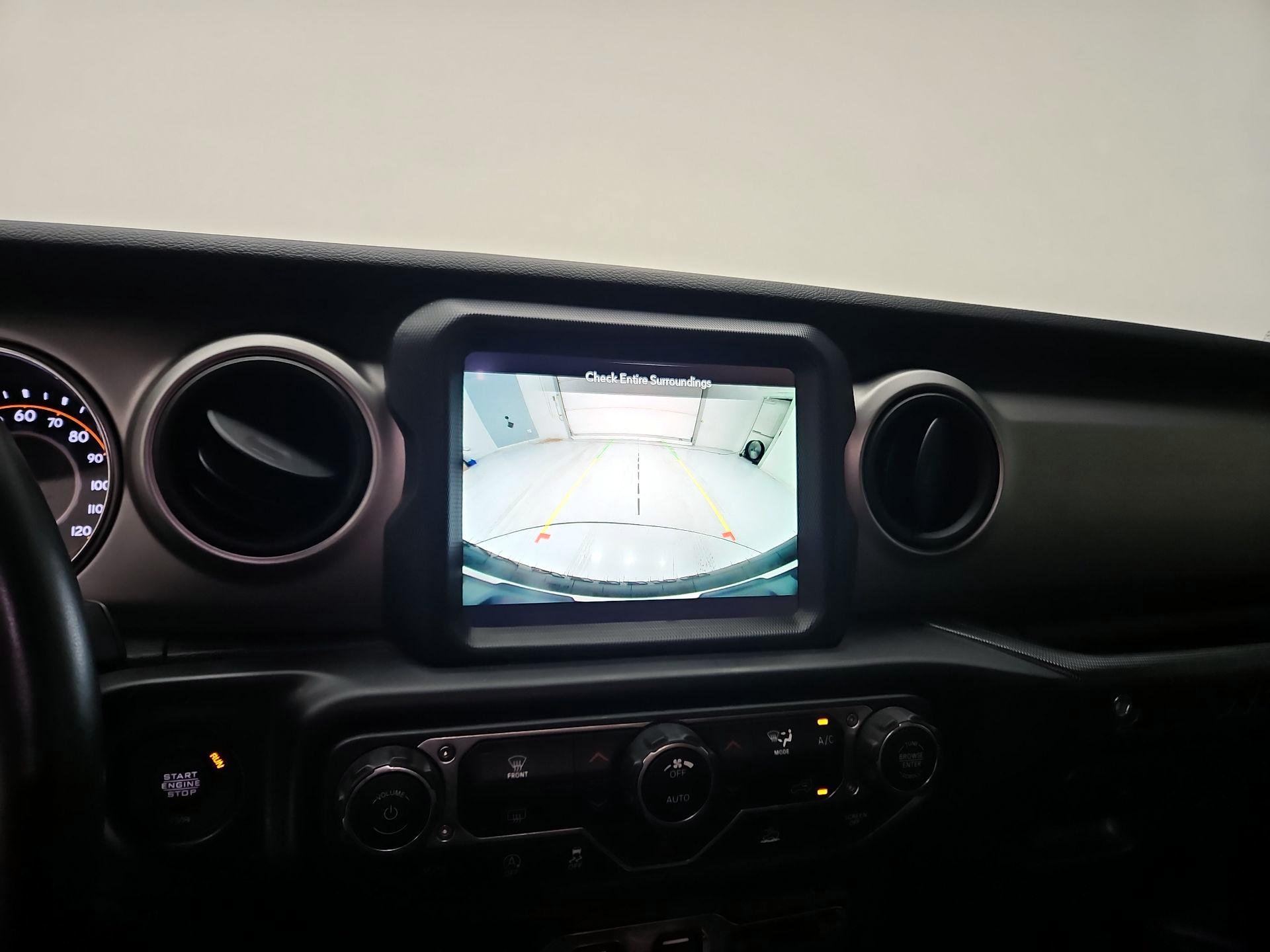 Thumbnail: 2021 Jeep Wrangler - 15