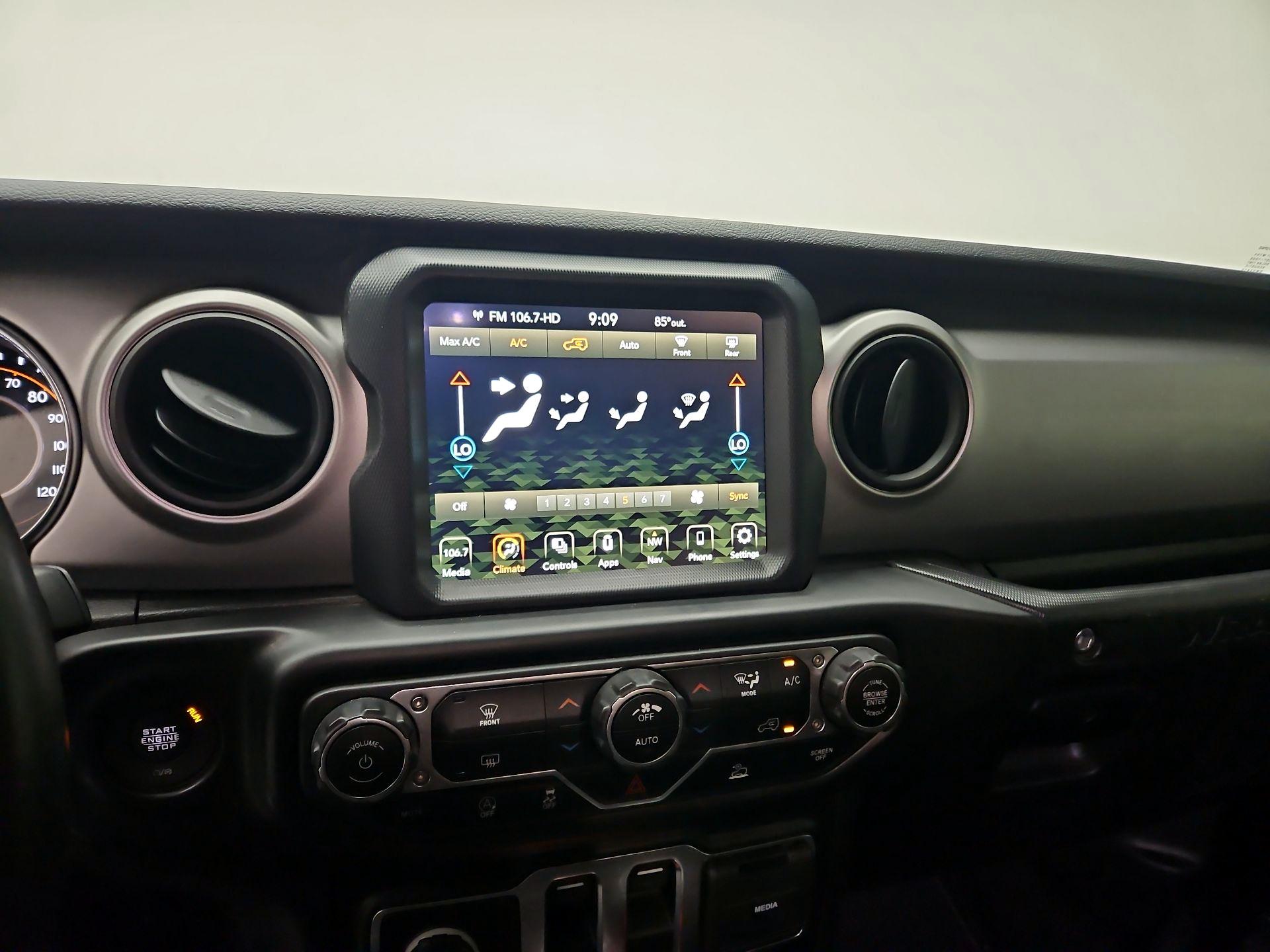 Thumbnail: 2021 Jeep Wrangler - 17