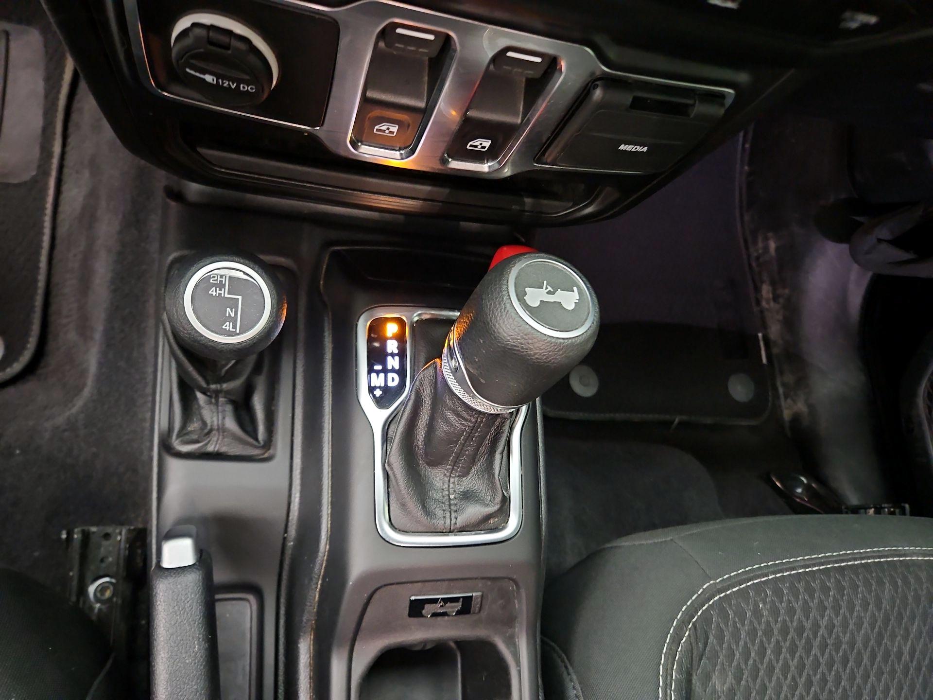 Thumbnail: 2021 Jeep Wrangler - 18