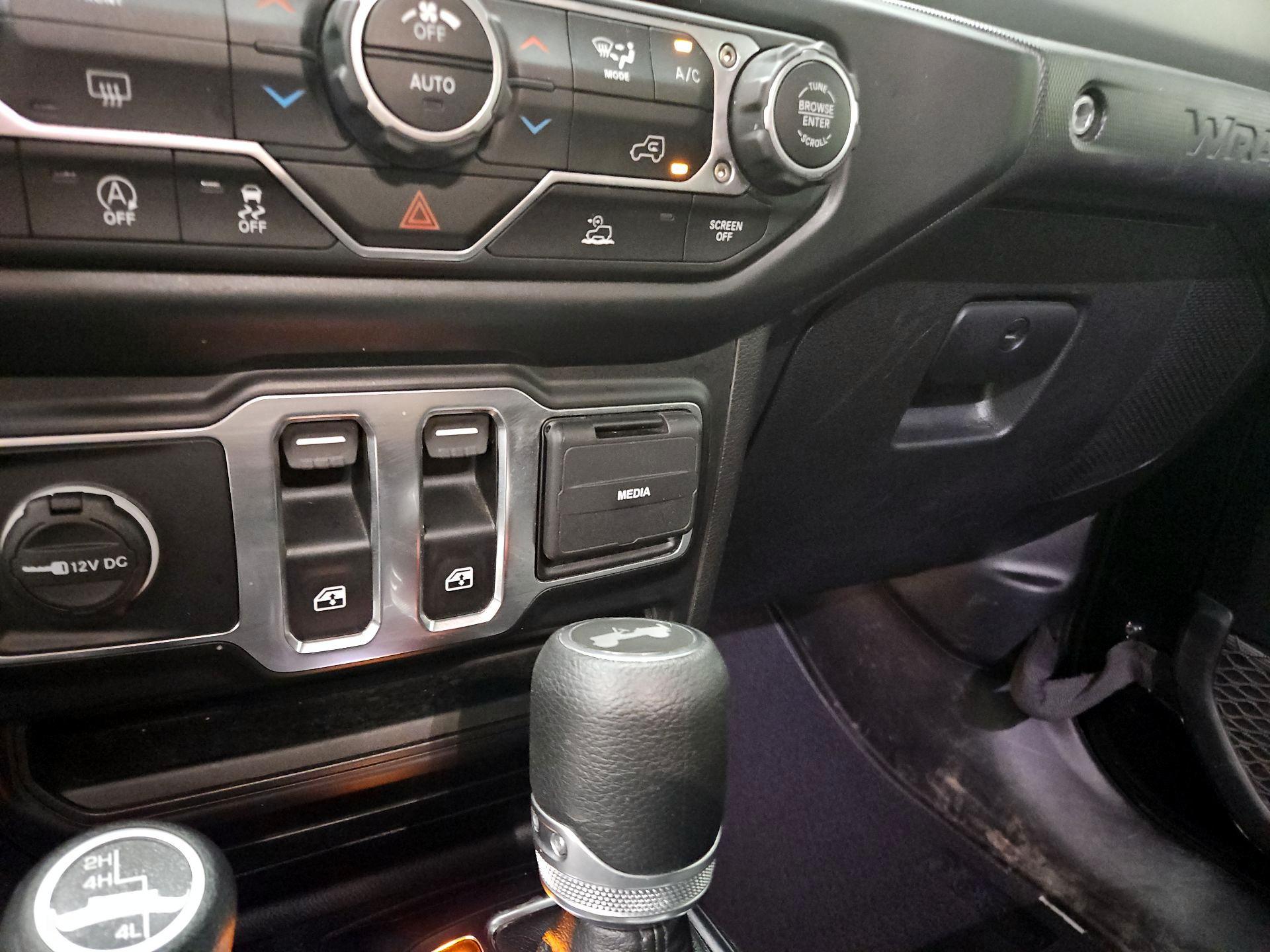Thumbnail: 2021 Jeep Wrangler - 19