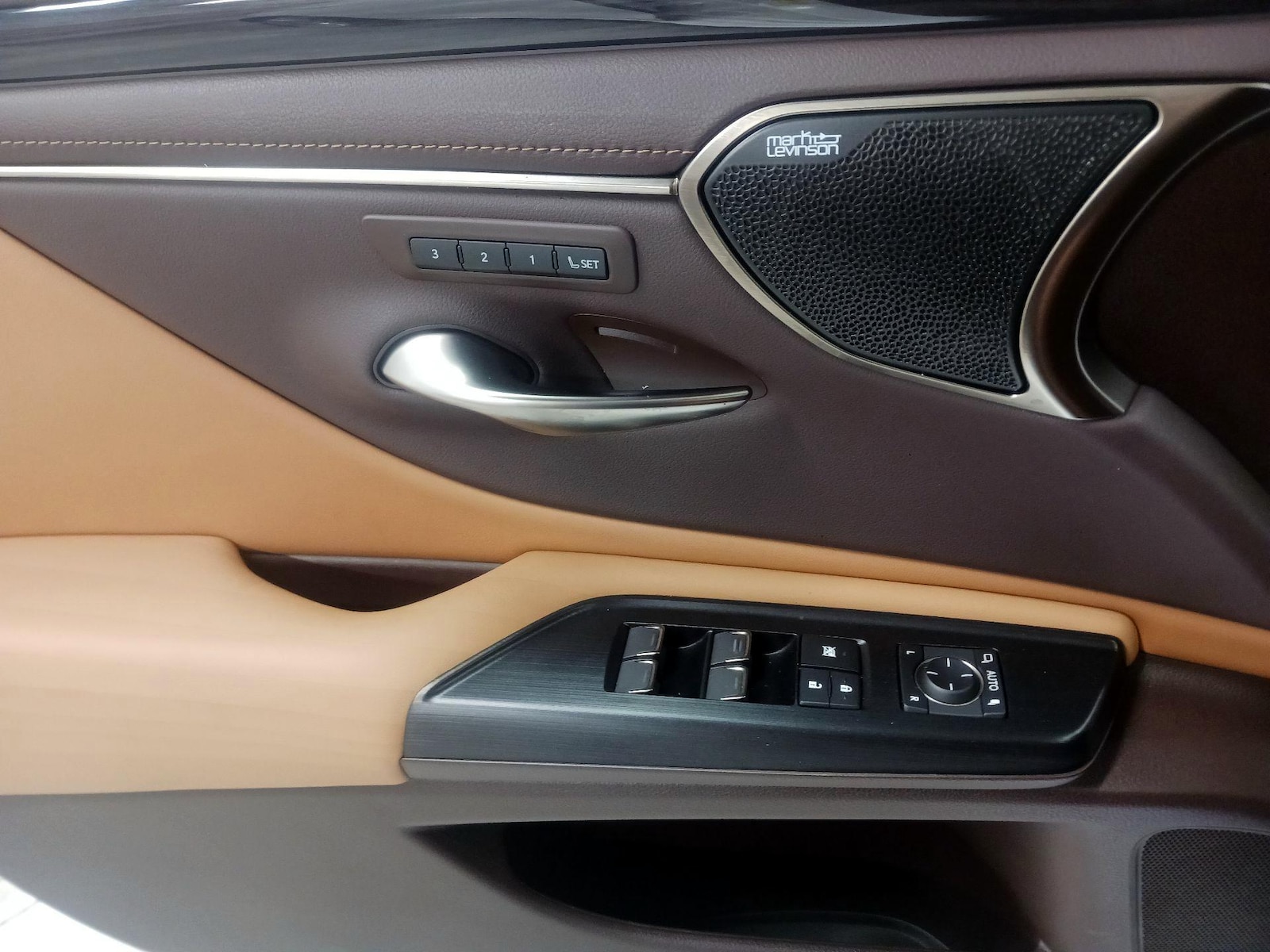 2021 Lexus ES Hybrid 300h Luxury - Photo 11