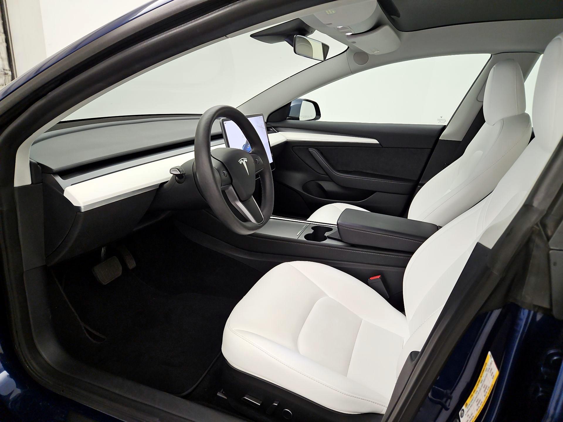 Thumbnail: 2023 Tesla Model 3 - 11