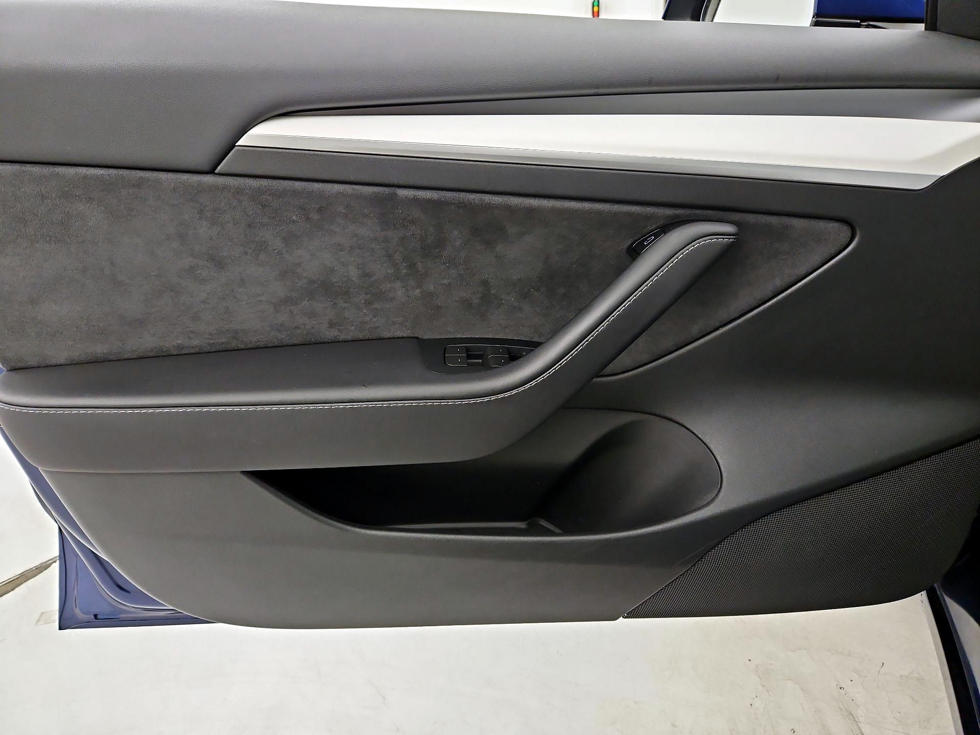 Thumbnail: 2023 Tesla Model 3 - 12