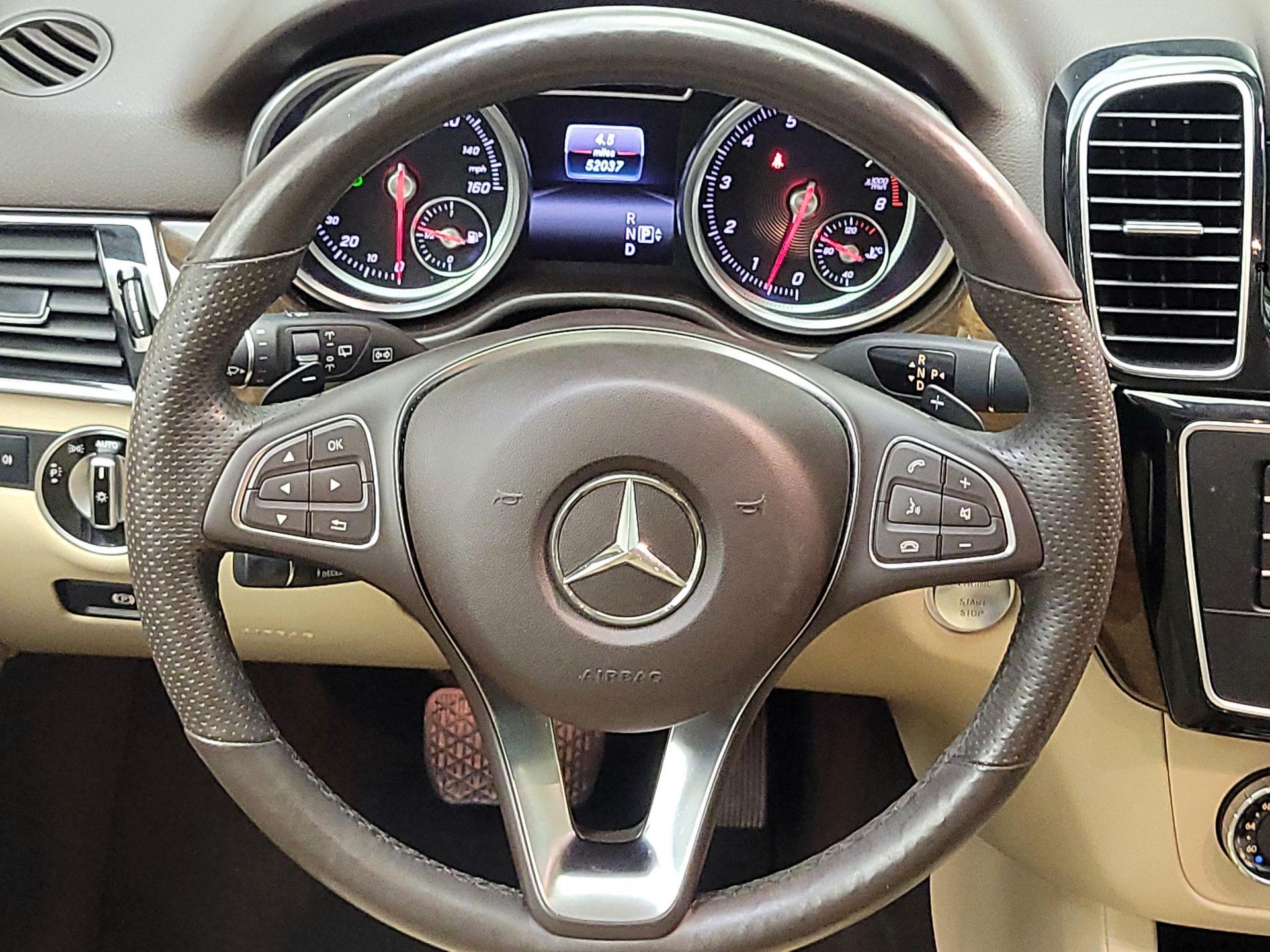 Thumbnail: 2016 Mercedes-Benz GLE - 10