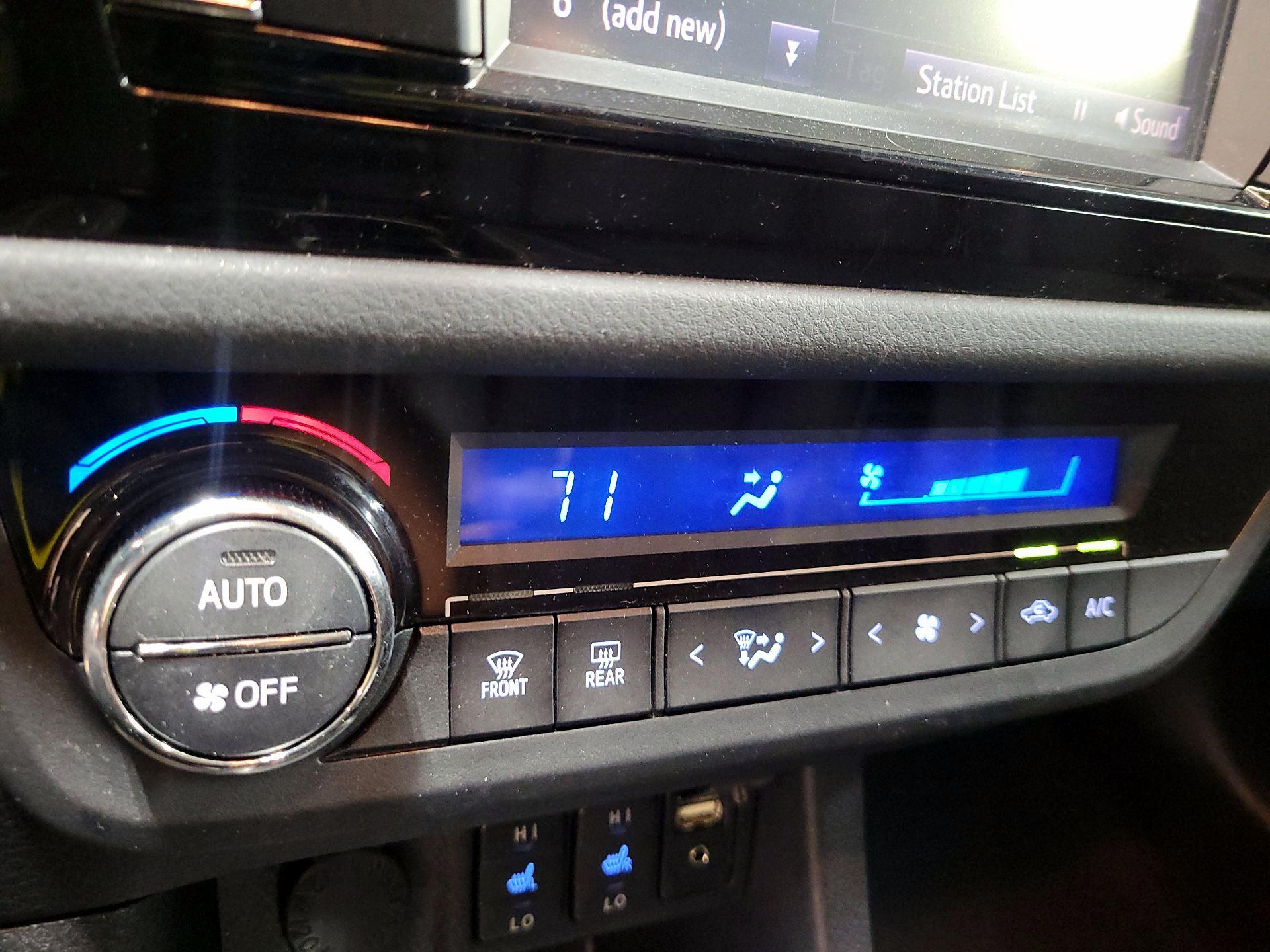 Thumbnail: 2016 Toyota Corolla - 16