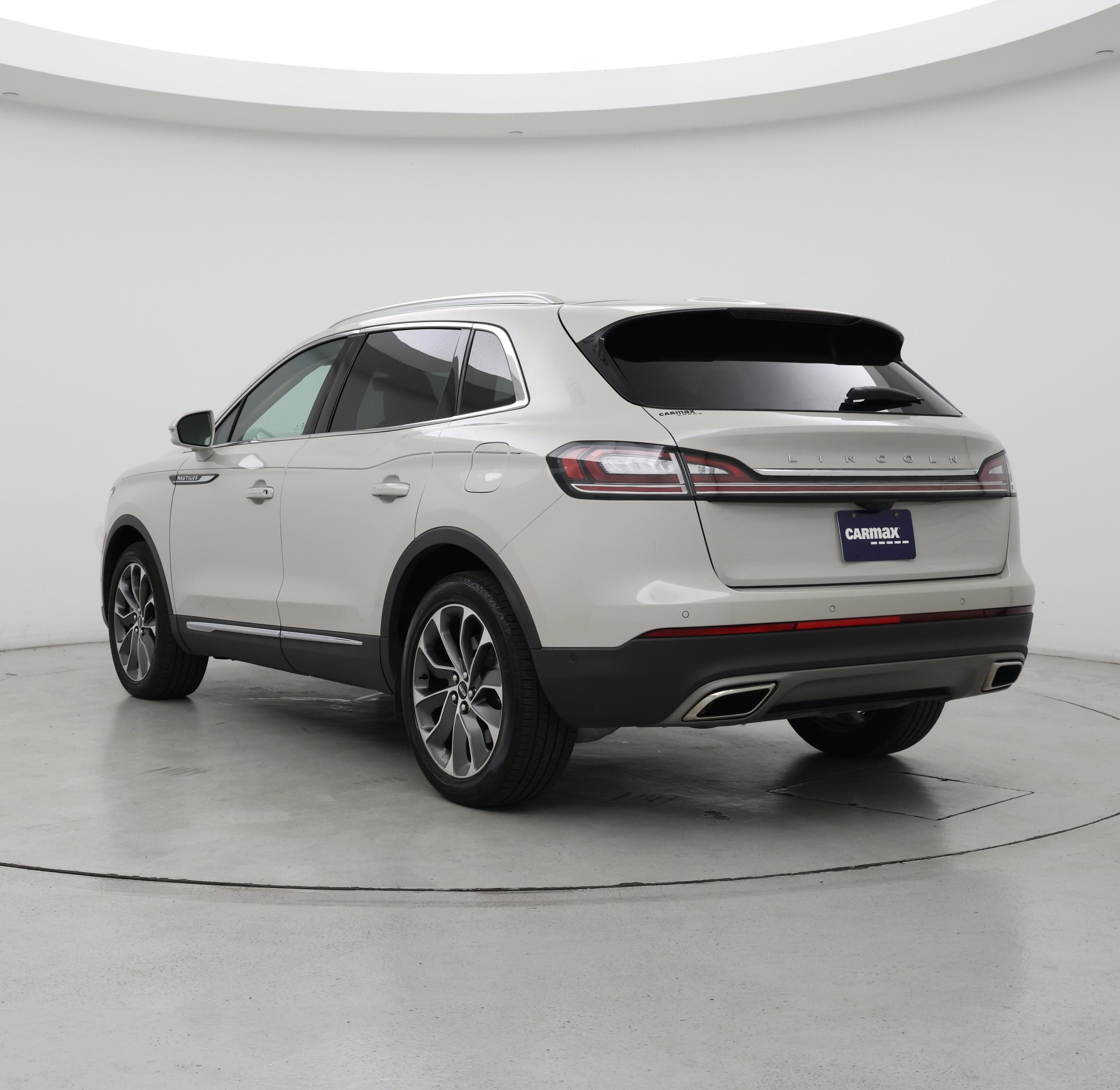 Thumbnail: 2023 Lincoln Nautilus - 2