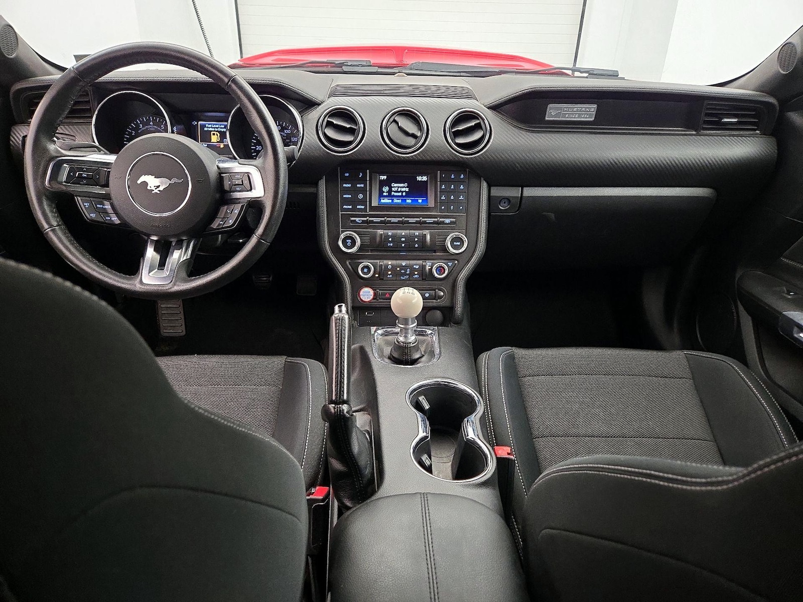 2017 Ford Mustang V6 - Photo 10