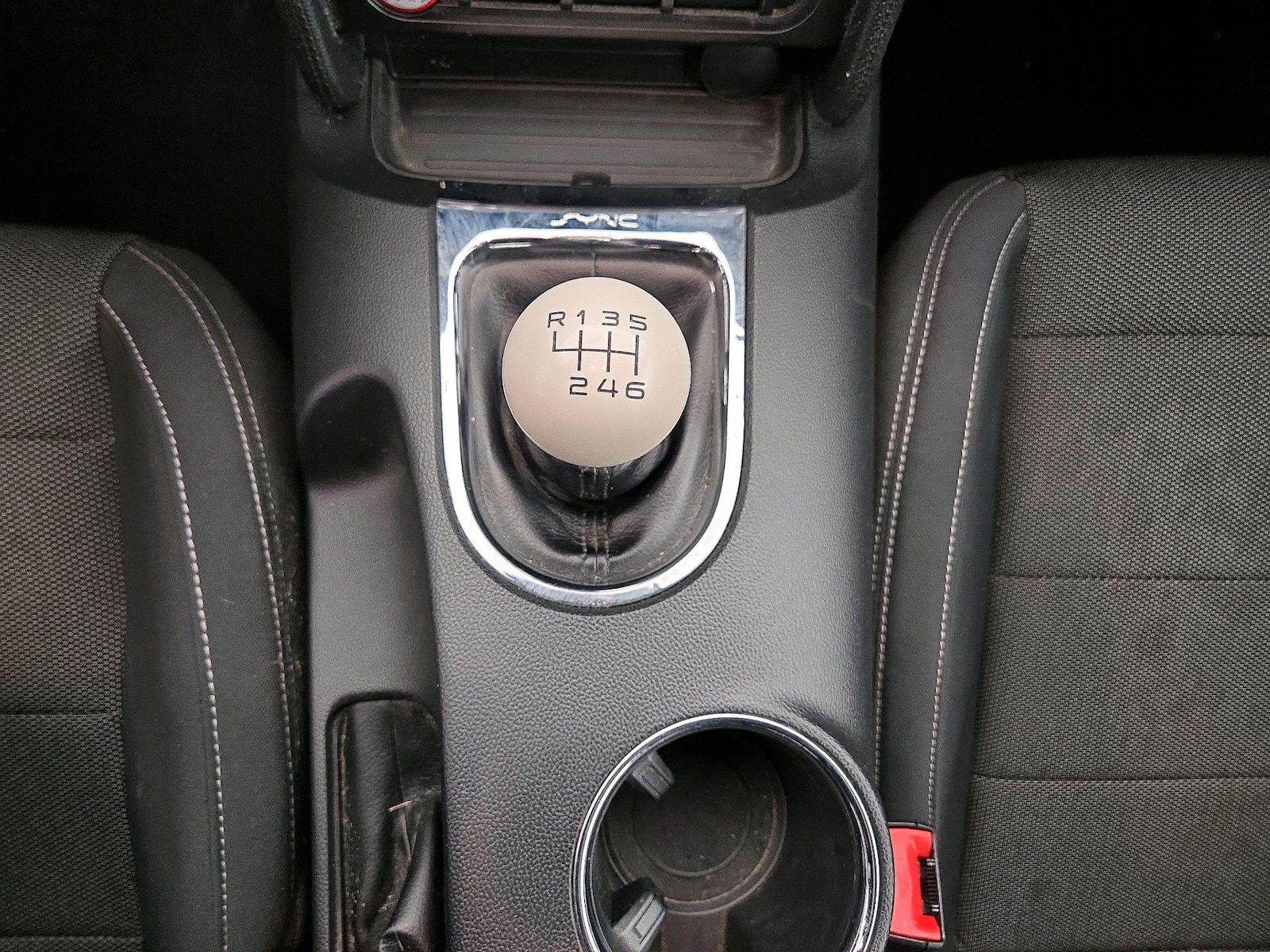 2017 Ford Mustang V6 - Photo 18