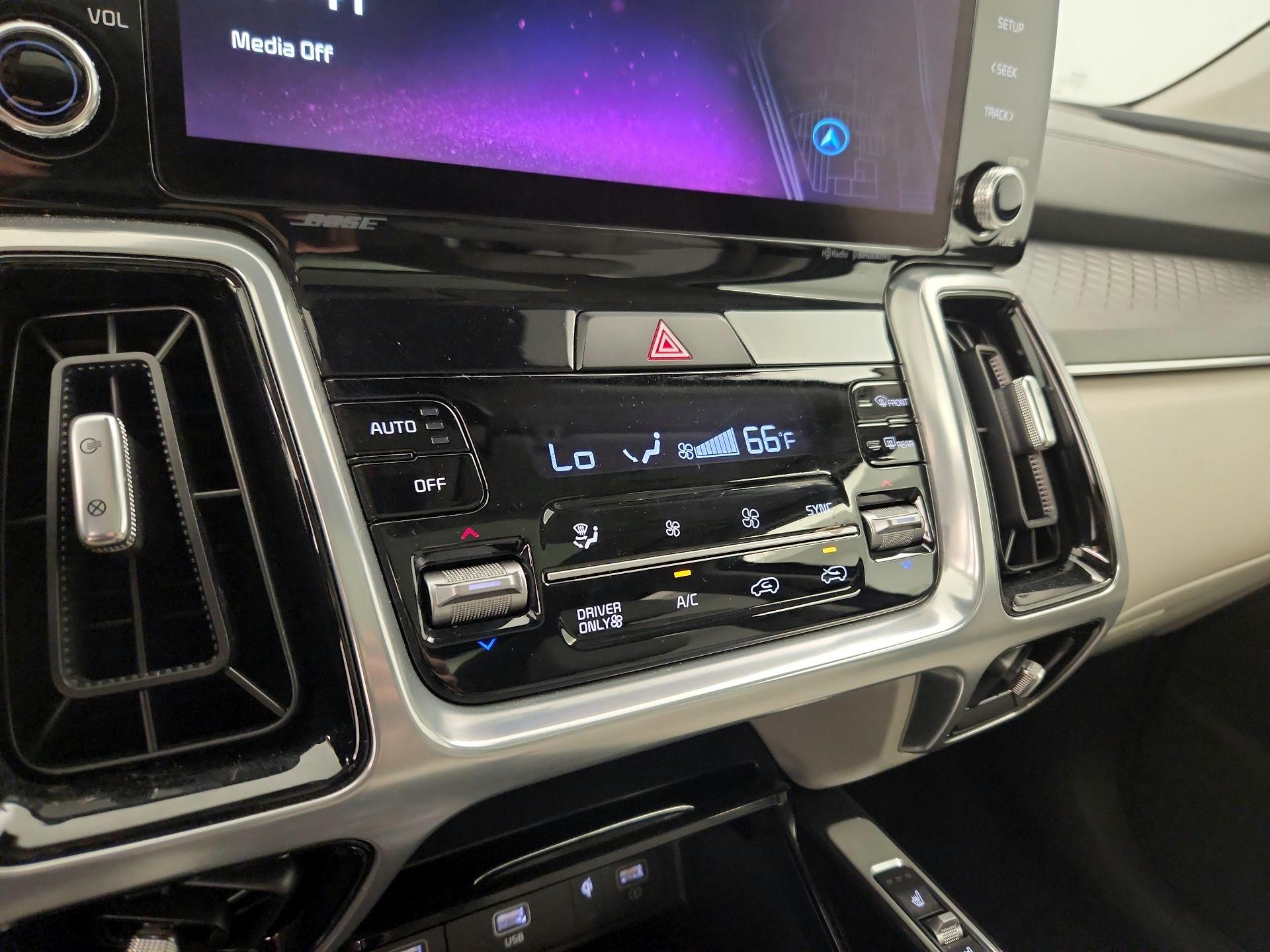 Thumbnail: 2024 Kia Sorento - 17