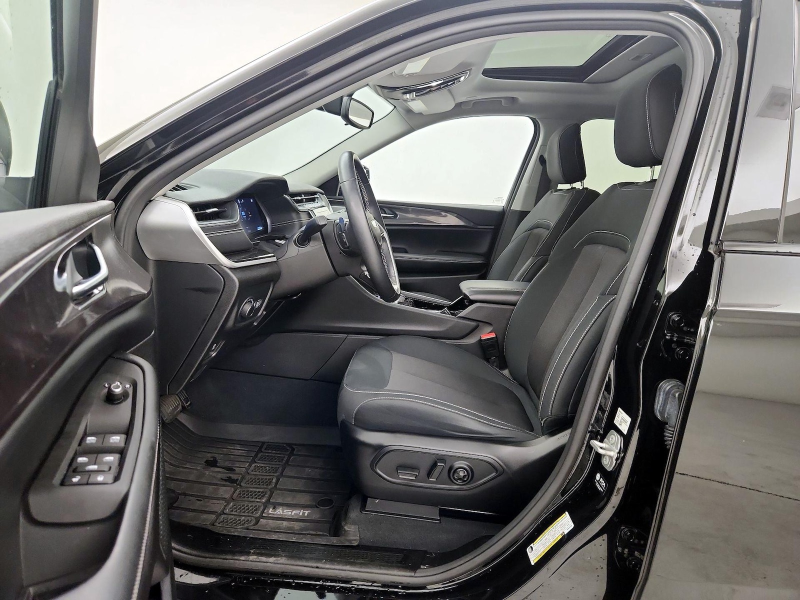 2022 Jeep Grand Cherokee L Laredo - Photo 12