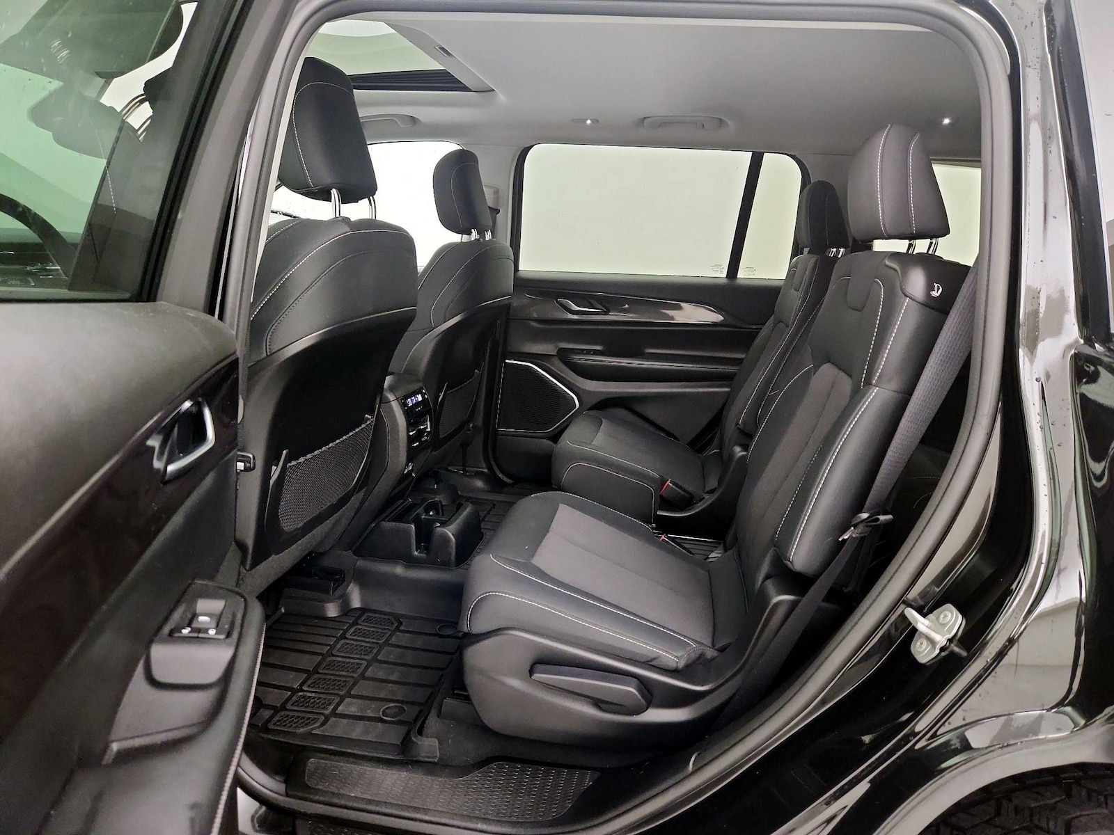 2022 Jeep Grand Cherokee L Laredo - Photo 21