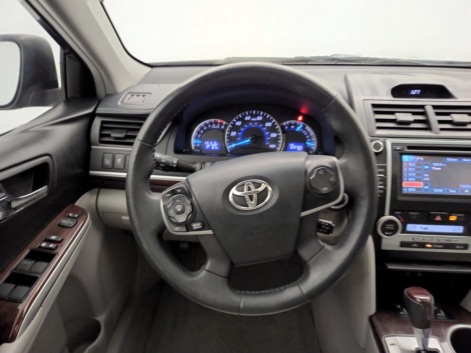 Thumbnail: 2014 Toyota Camry - 10