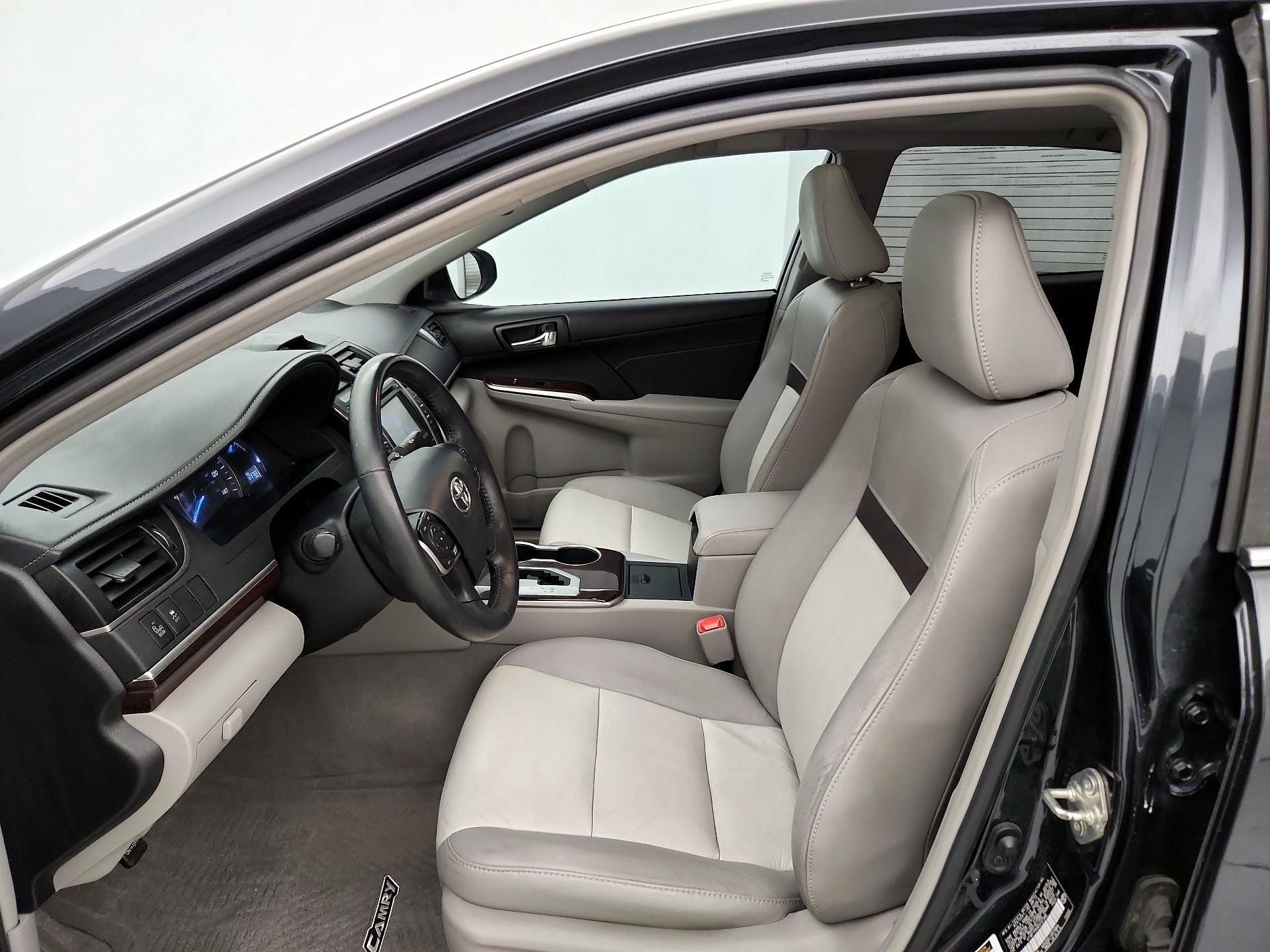 Thumbnail: 2014 Toyota Camry - 11
