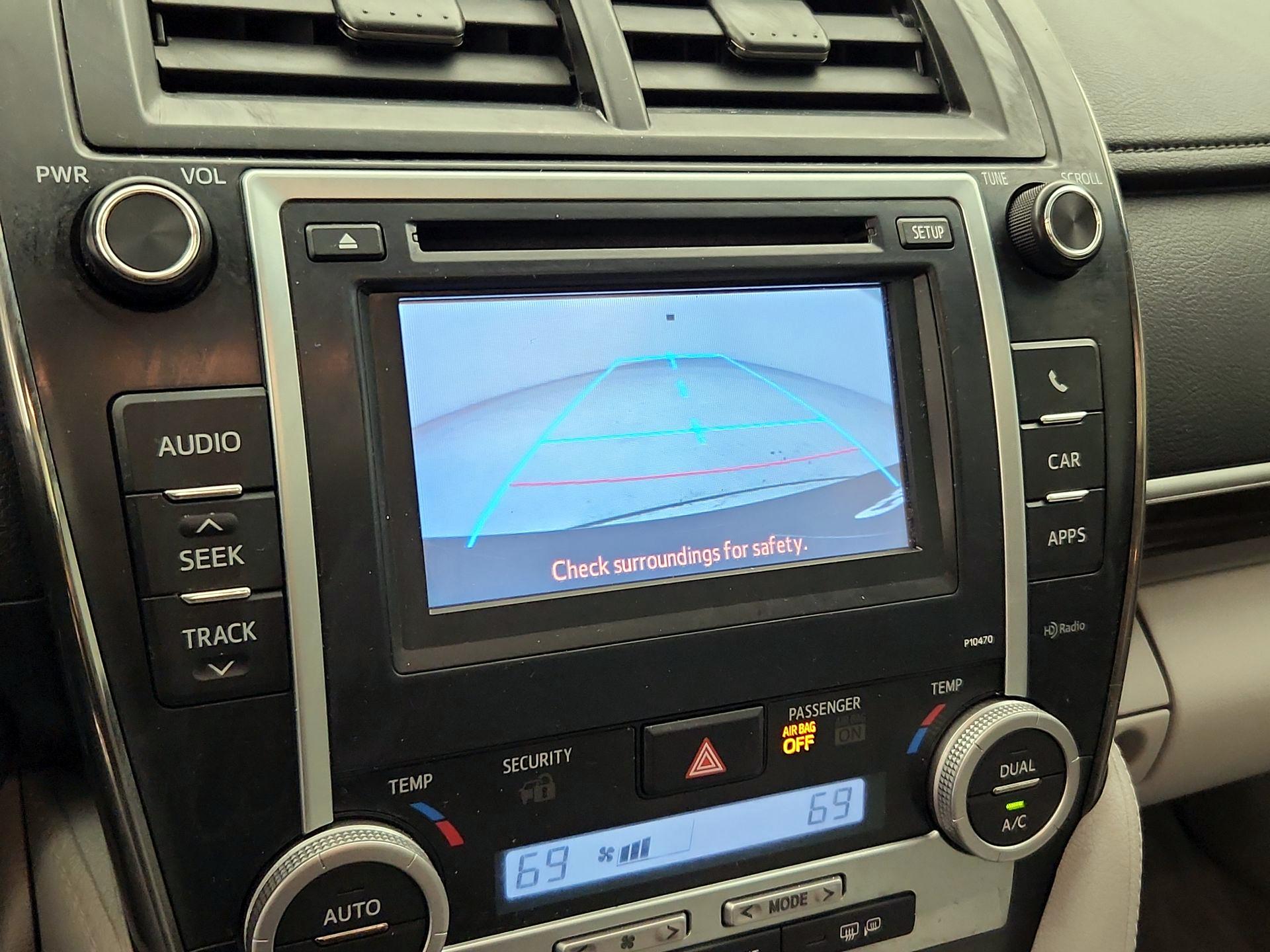 Thumbnail: 2014 Toyota Camry - 14