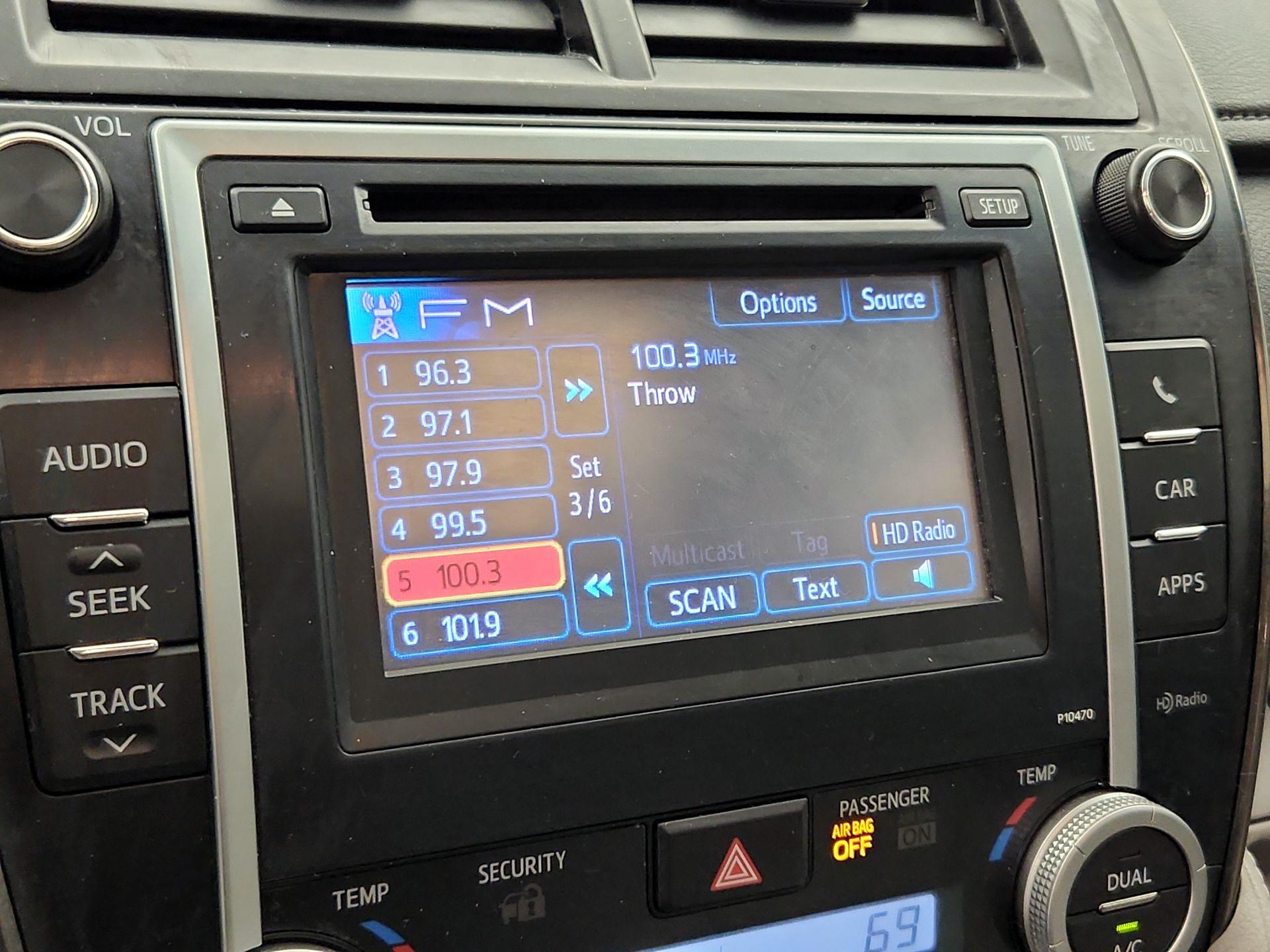 Thumbnail: 2014 Toyota Camry - 15
