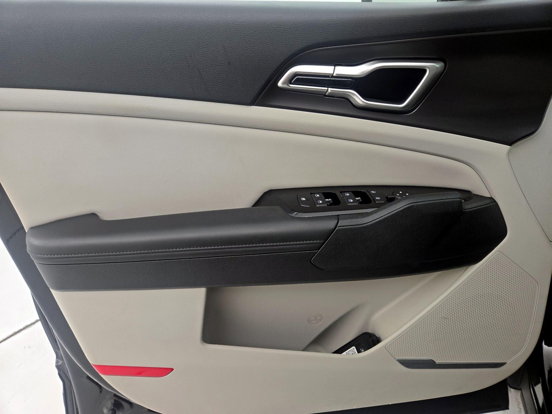Thumbnail: 2023 Kia Sportage - 12