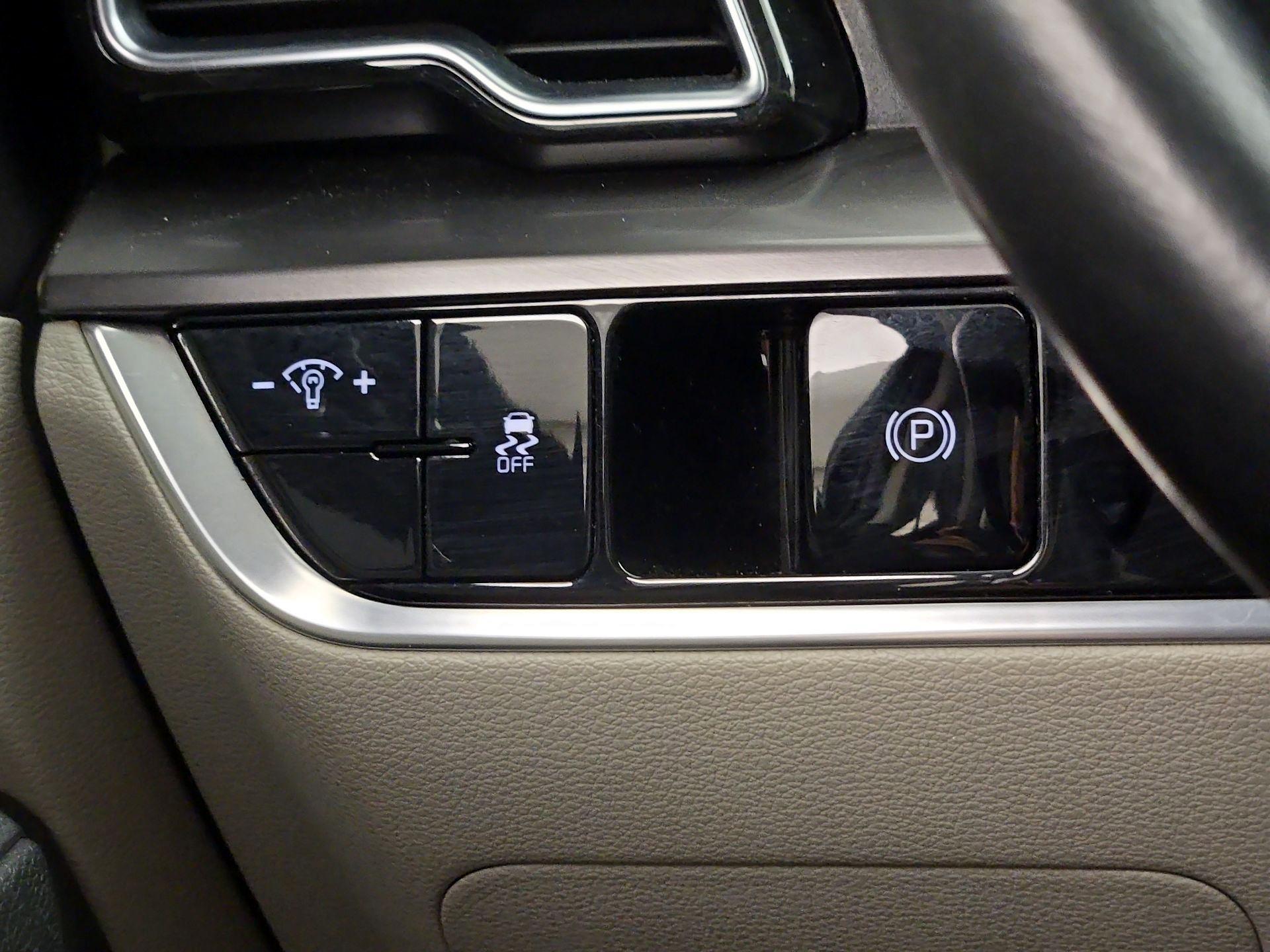 Thumbnail: 2023 Kia Sportage - 13