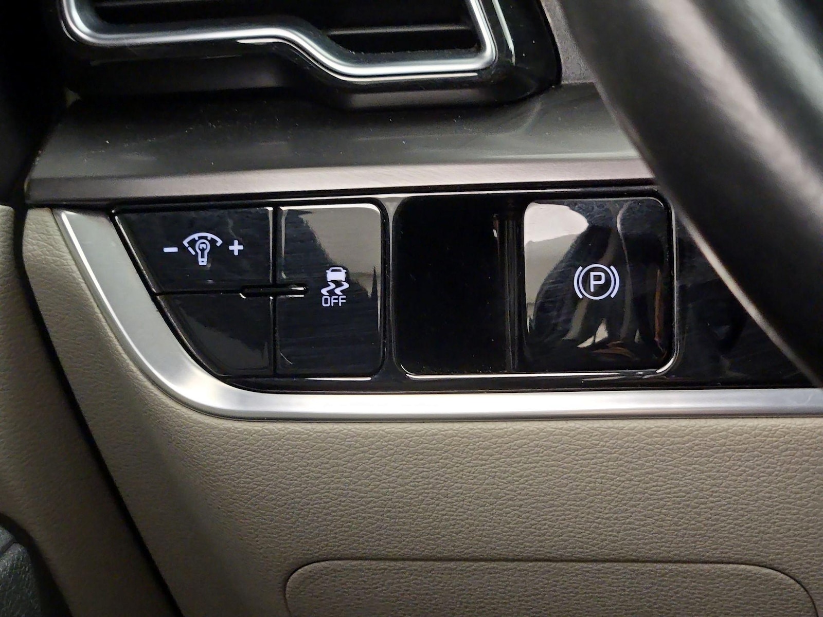 2023 Kia Sportage EX - Photo 14
