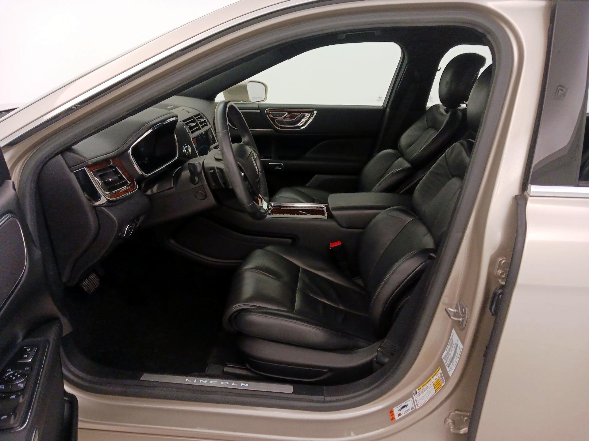 Thumbnail: 2017 Lincoln Continental - 11