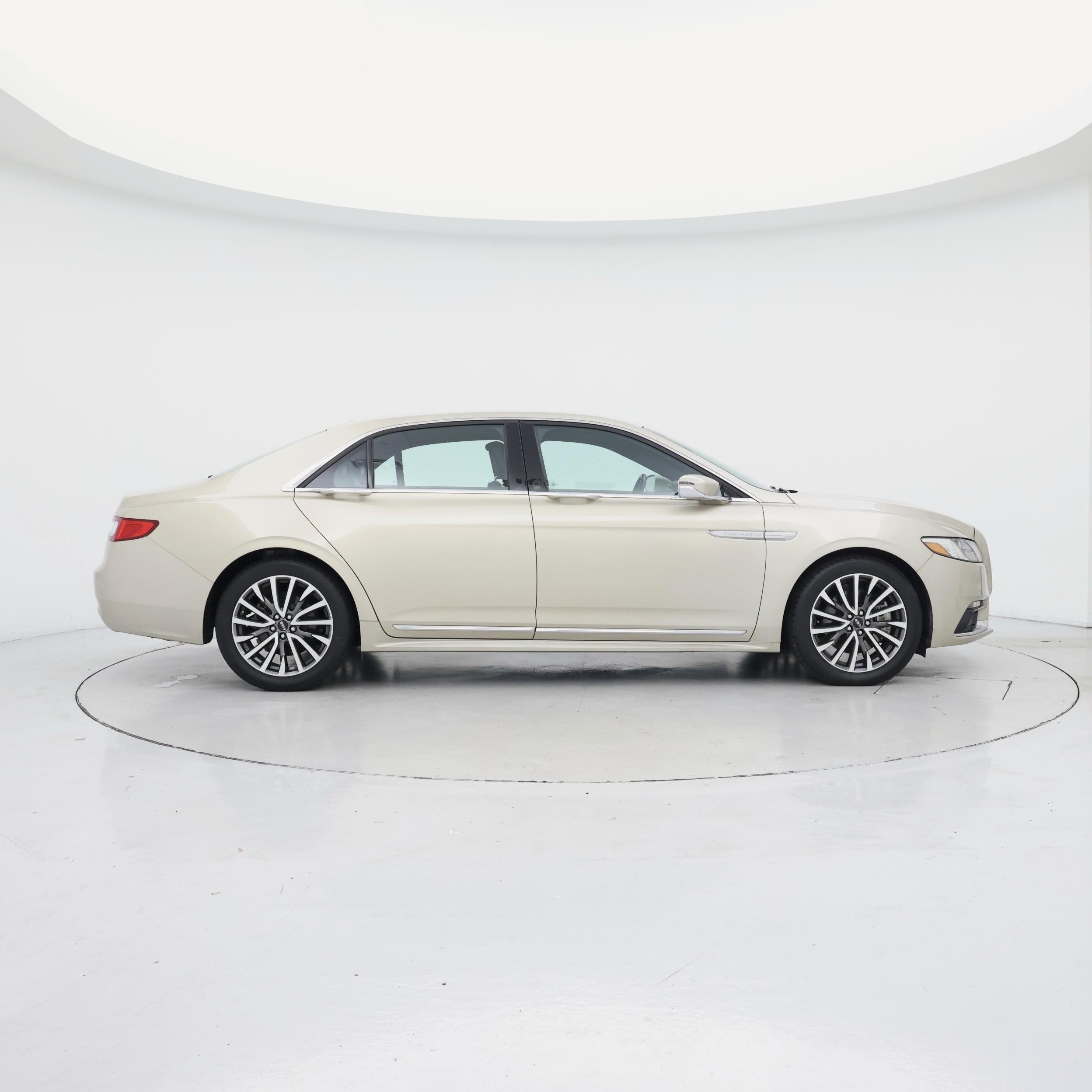 Thumbnail: 2017 Lincoln Continental - 7