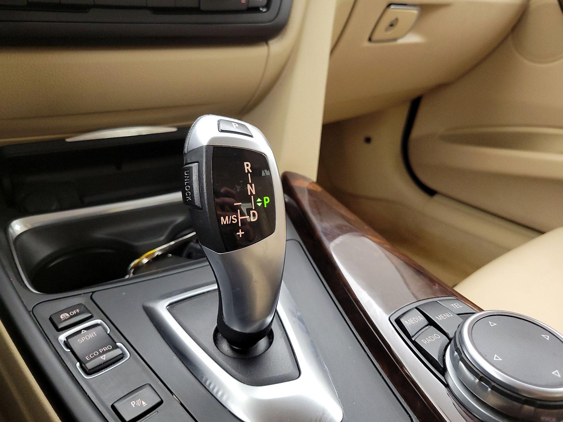 Thumbnail: 2015 BMW 3 Series - 17
