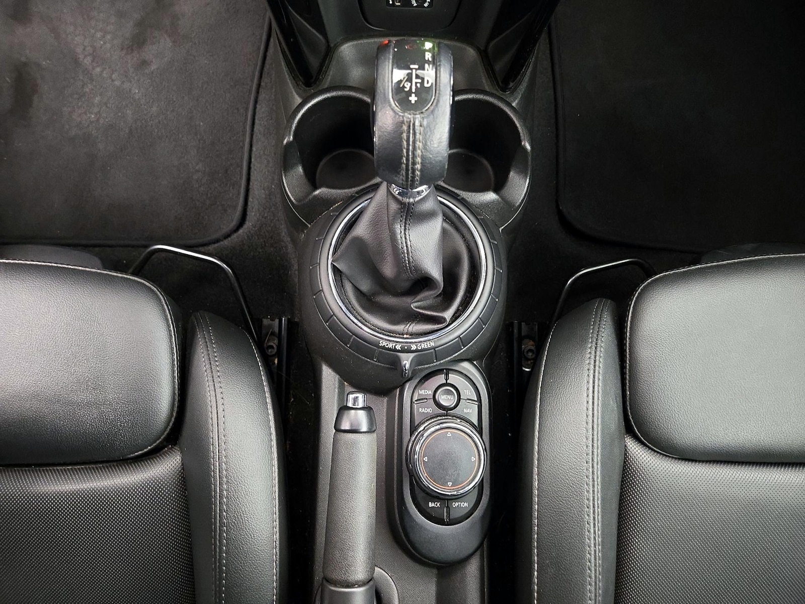2016 MINI Cooper S - Photo 19