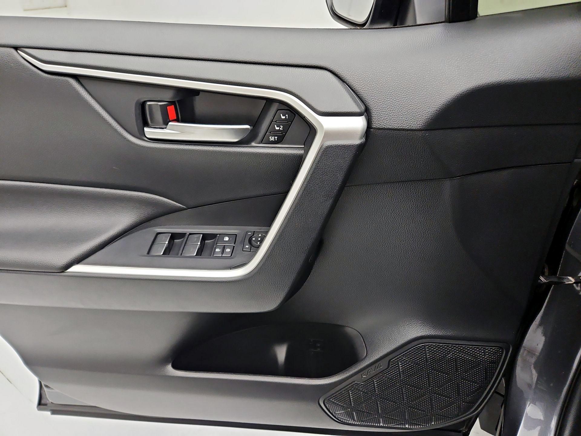 Thumbnail: 2023 Toyota RAV4 - 12