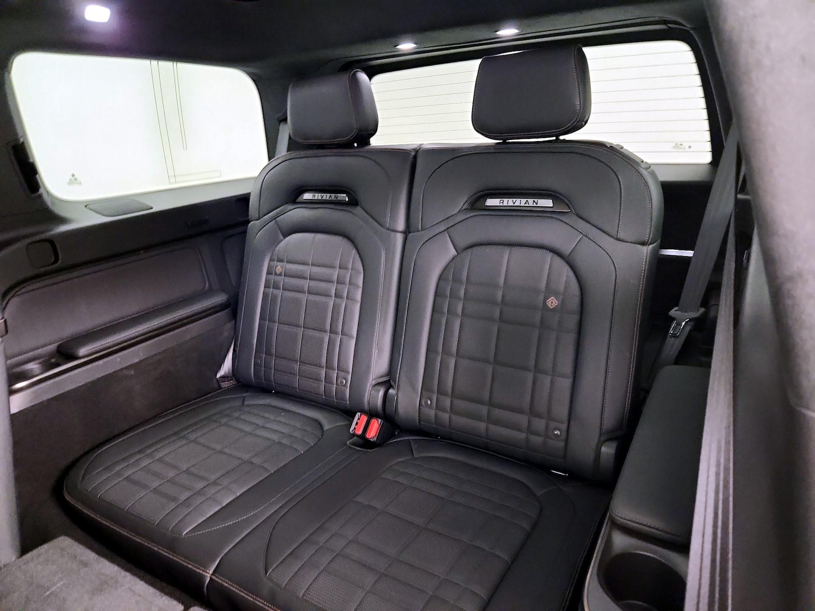 2025 Rivian R1S Ascend - Photo 22