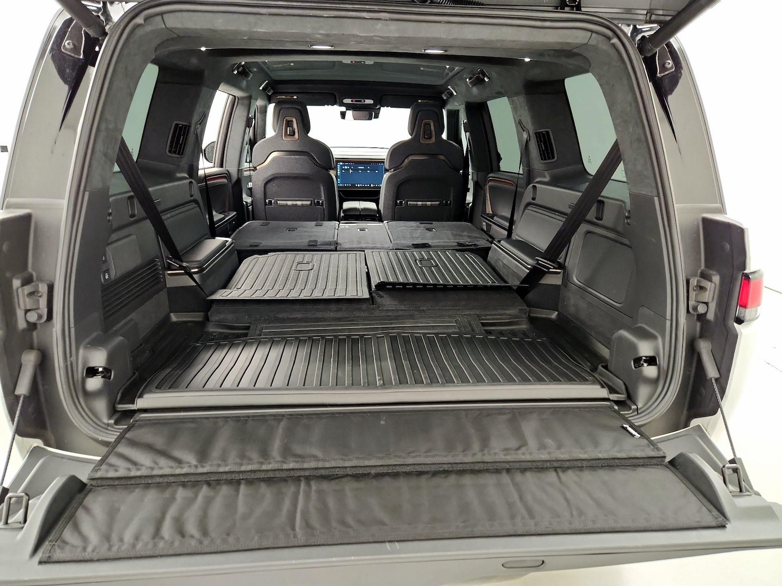 2025 Rivian R1S Ascend - Photo 24