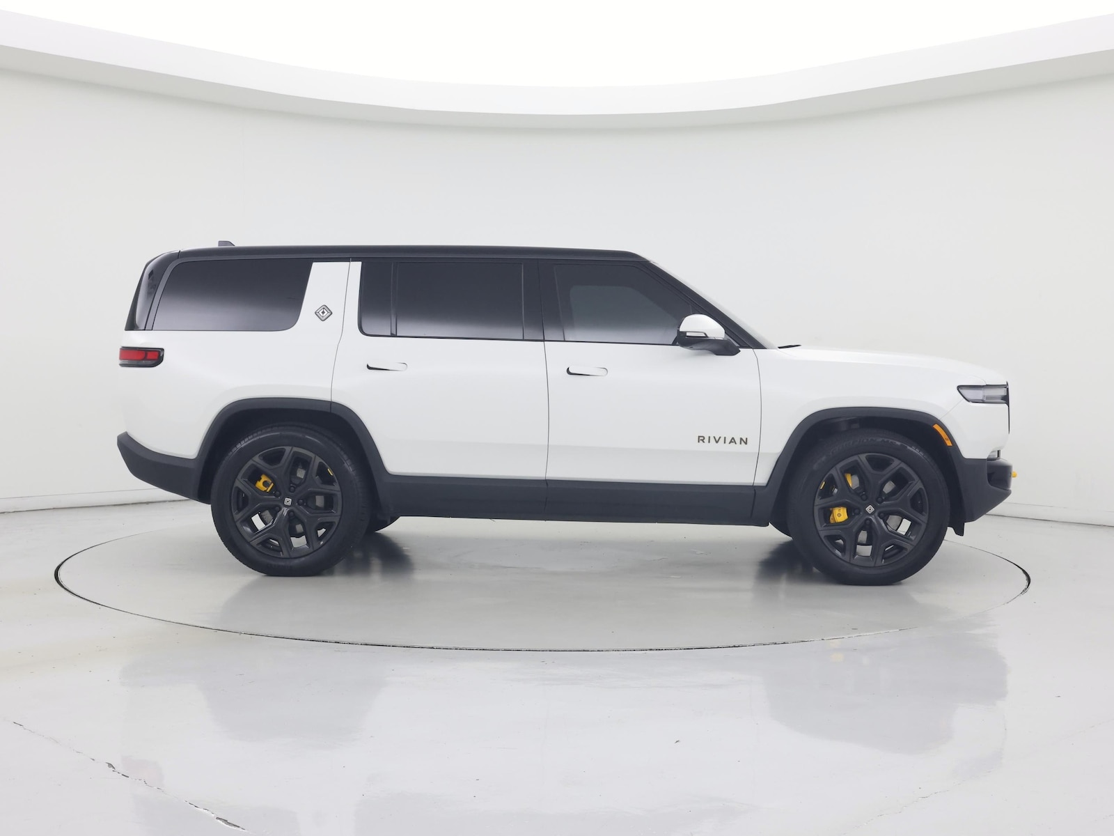 2025 Rivian R1S Ascend - Photo 8