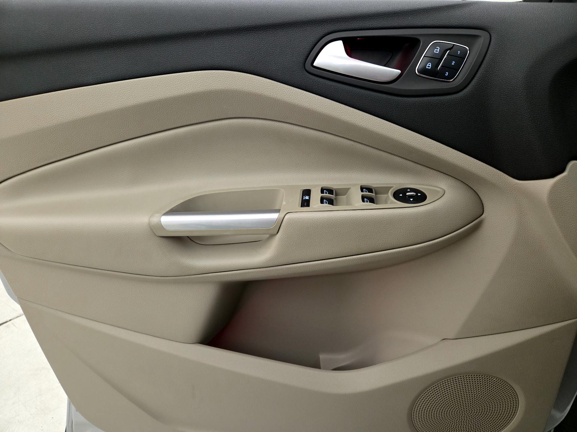 Thumbnail: 2016 Ford Escape - 12