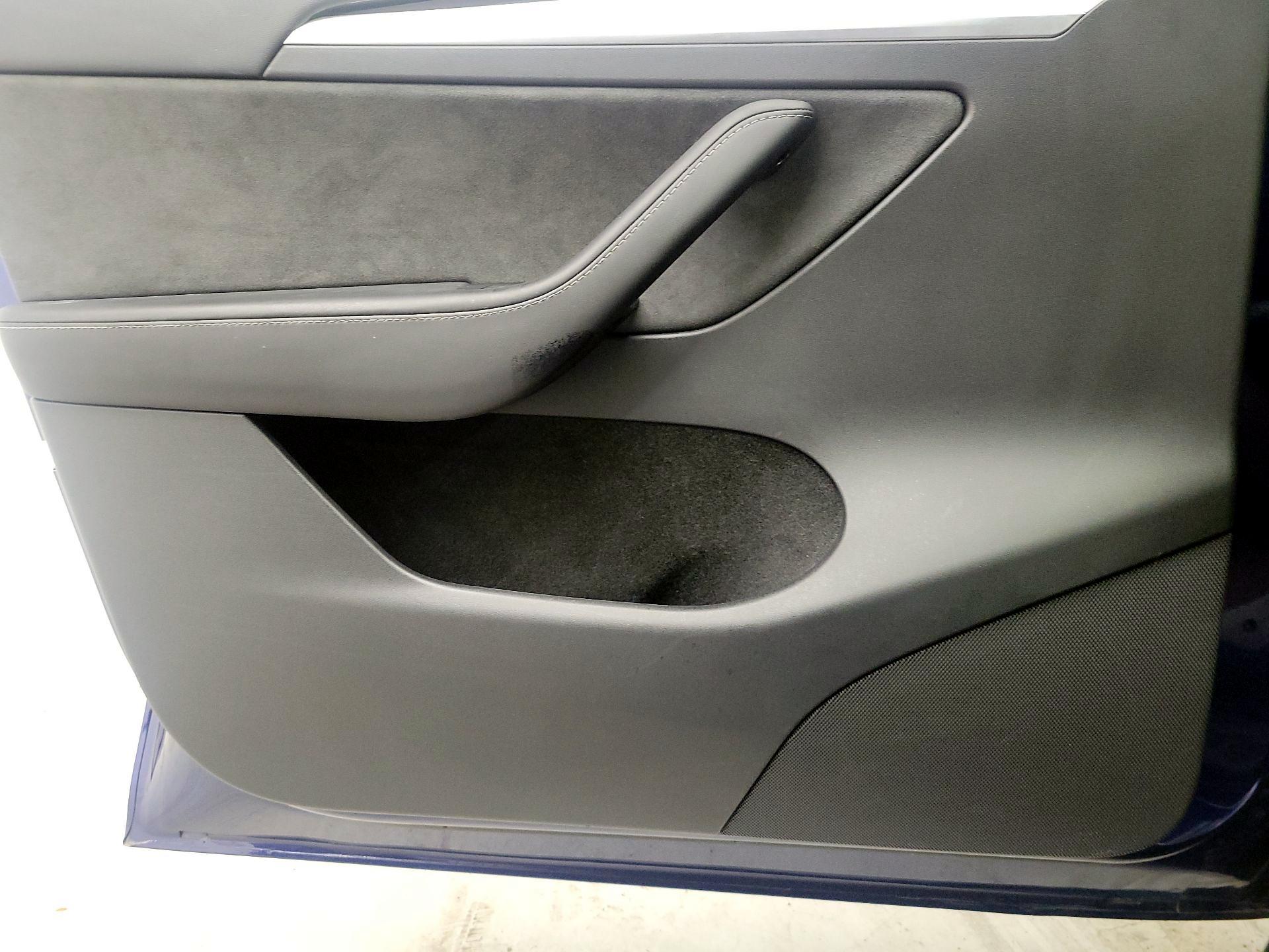 Thumbnail: 2023 Tesla Model Y - 12