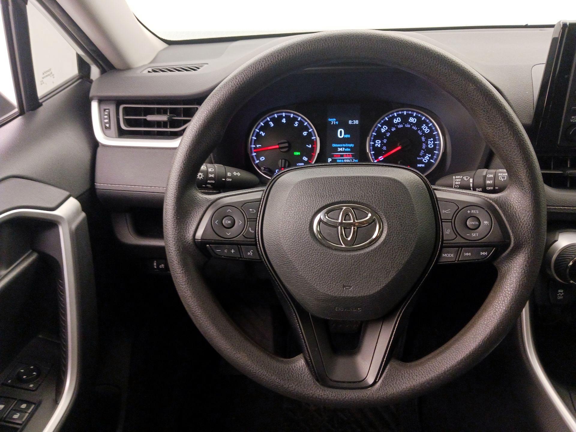 Thumbnail: 2021 Toyota RAV4 - 10