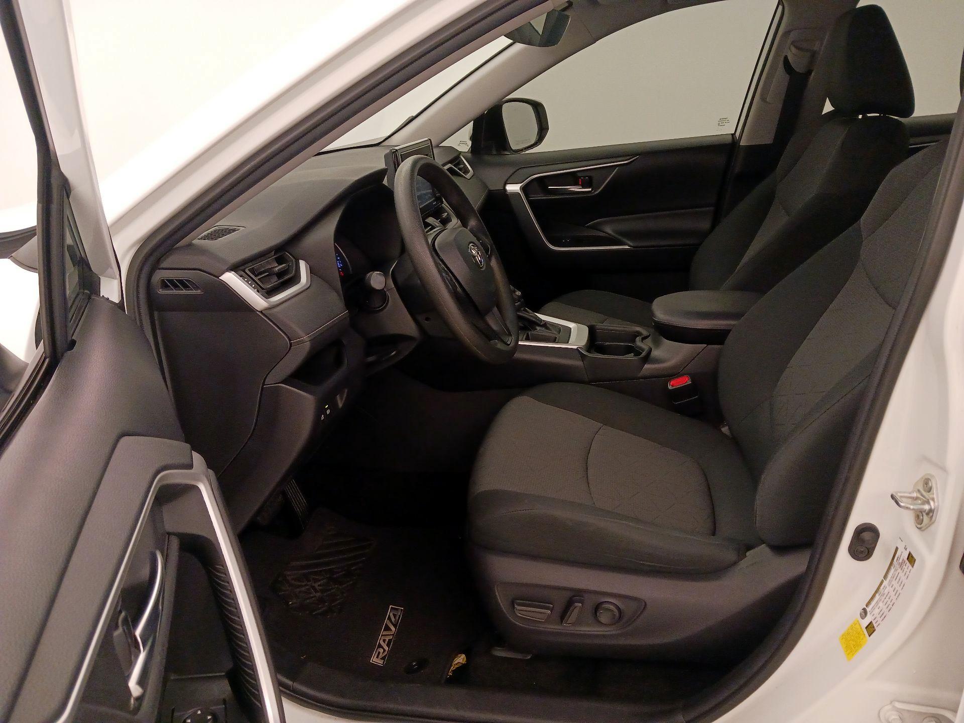 Thumbnail: 2021 Toyota RAV4 - 11