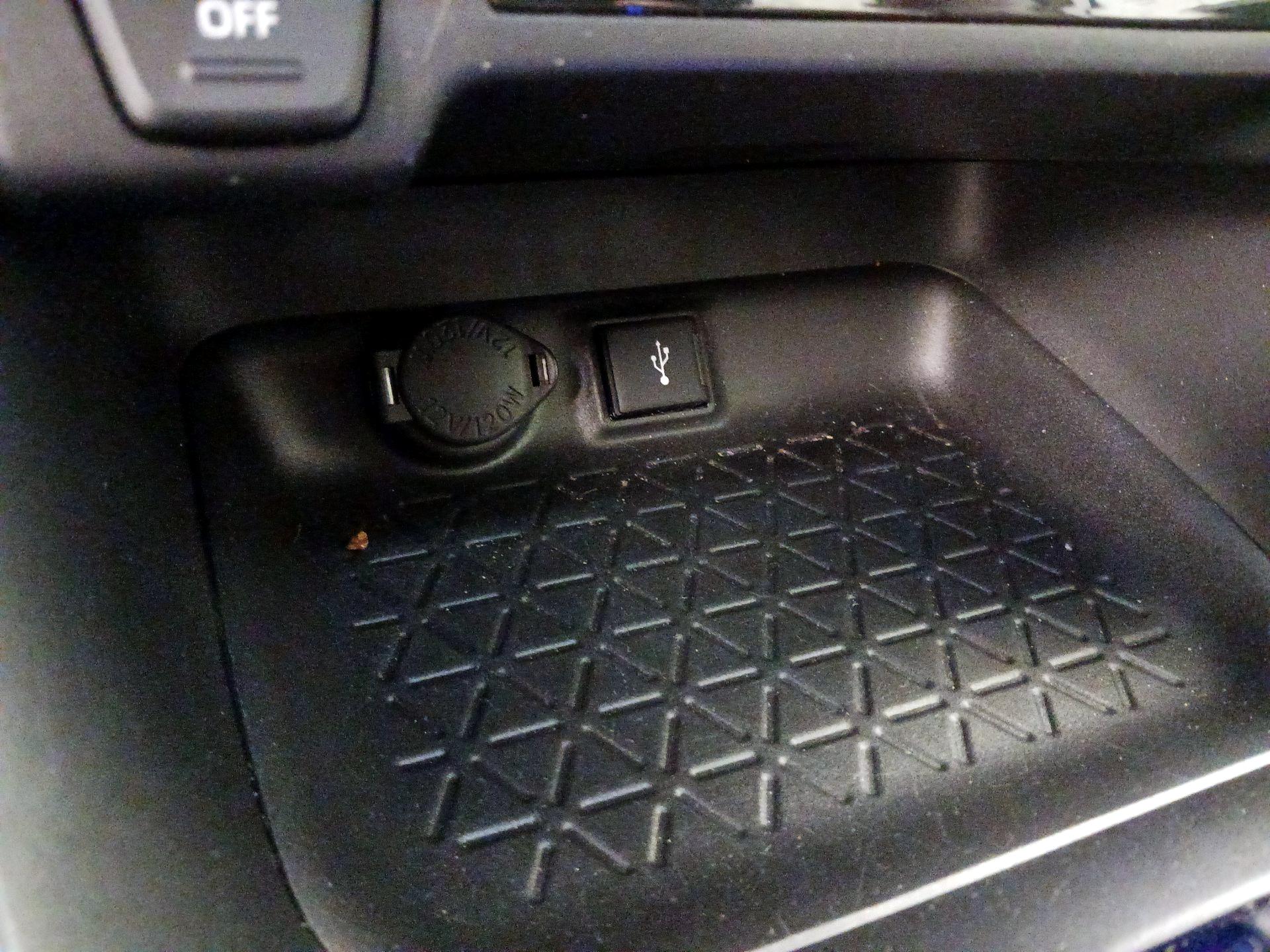 Thumbnail: 2021 Toyota RAV4 - 18