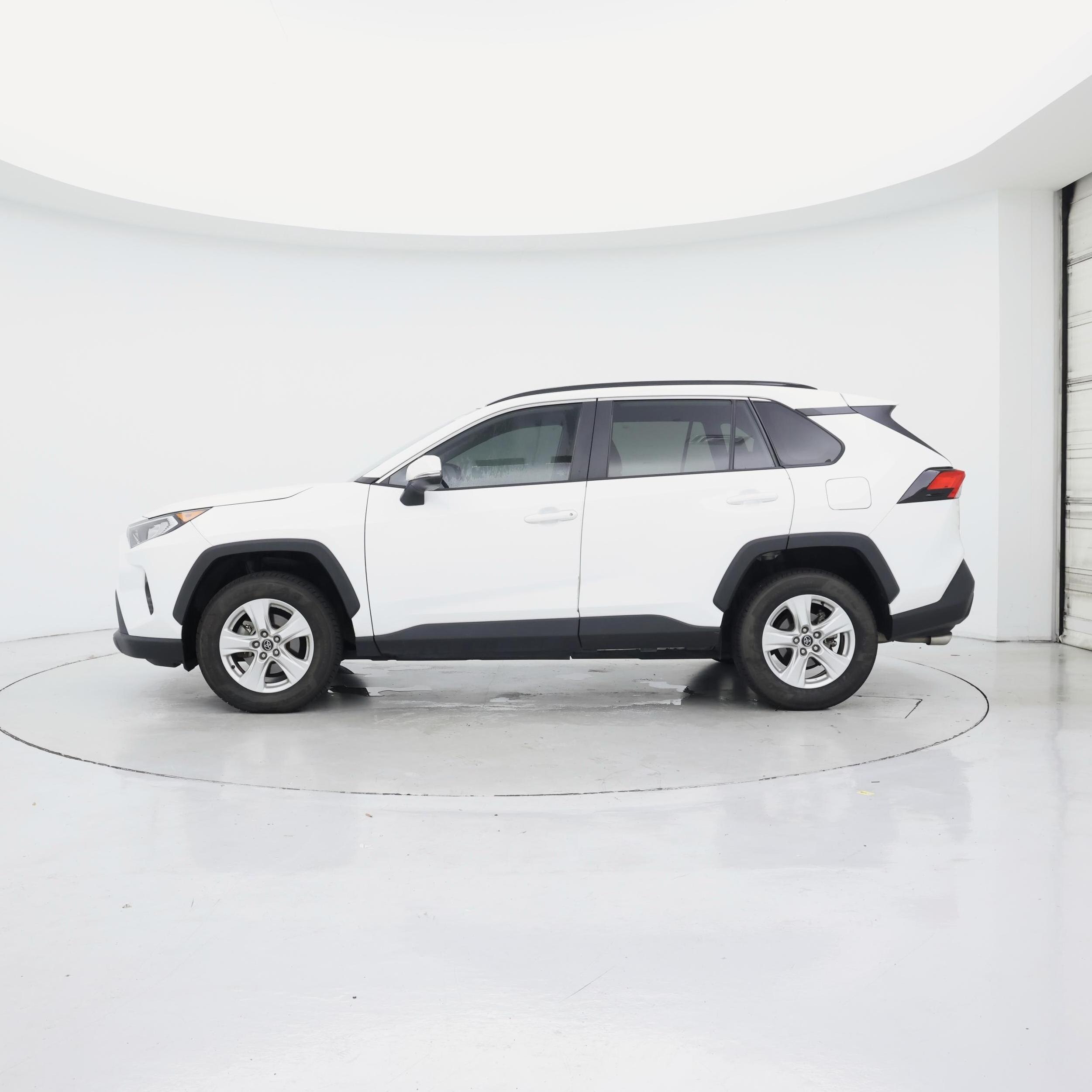Thumbnail: 2021 Toyota RAV4 - 3