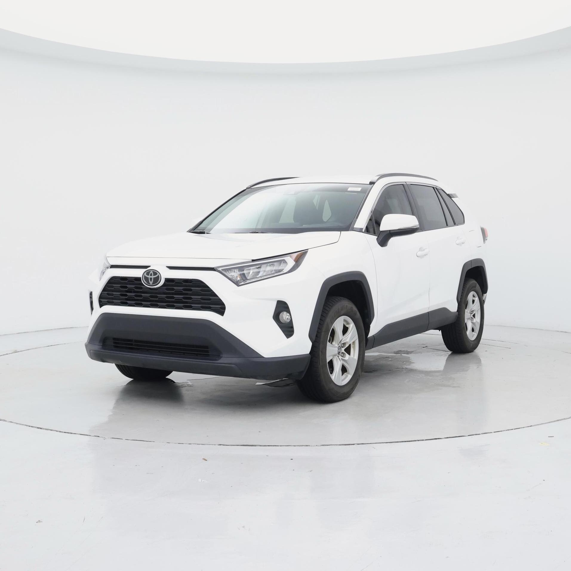 Thumbnail: 2021 Toyota RAV4 - 4