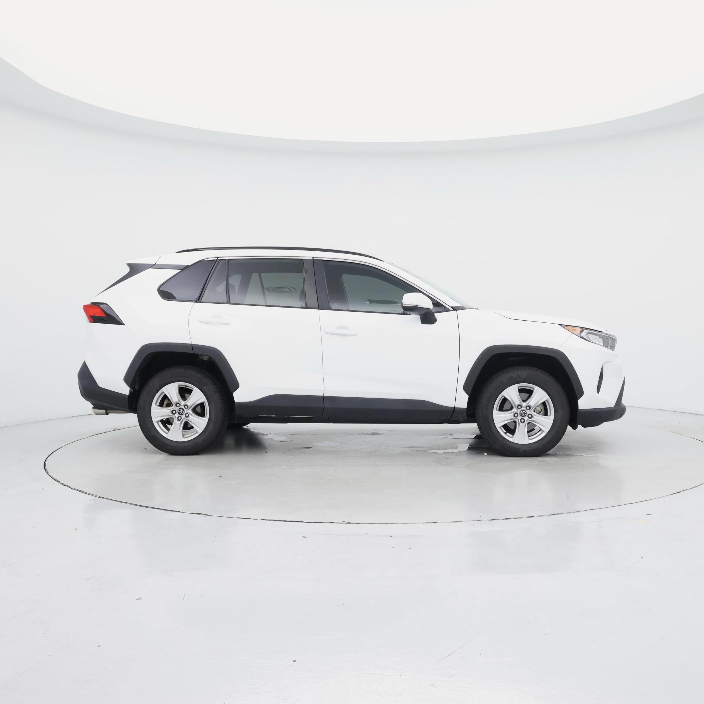 Thumbnail: 2021 Toyota RAV4 - 7