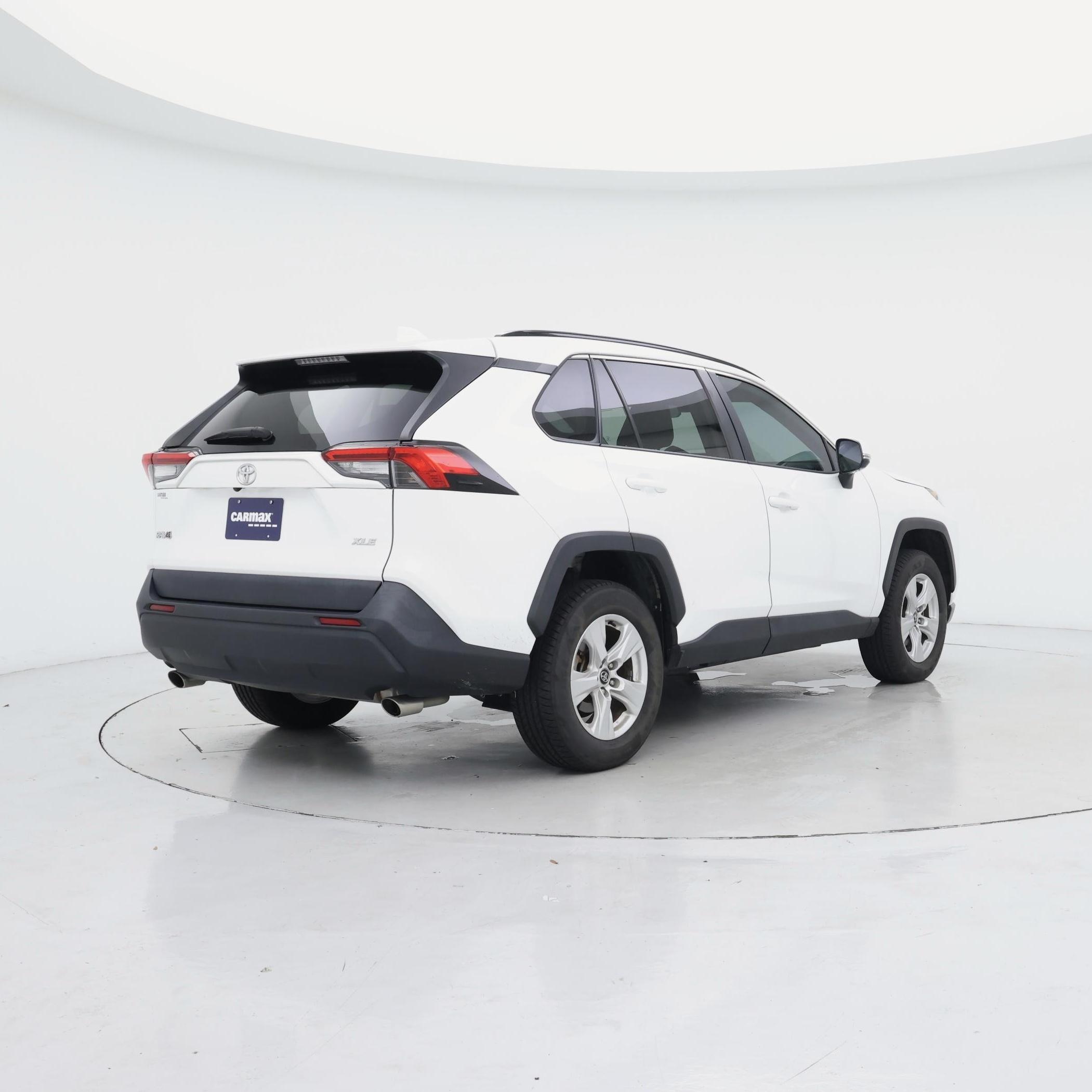 Thumbnail: 2021 Toyota RAV4 - 8