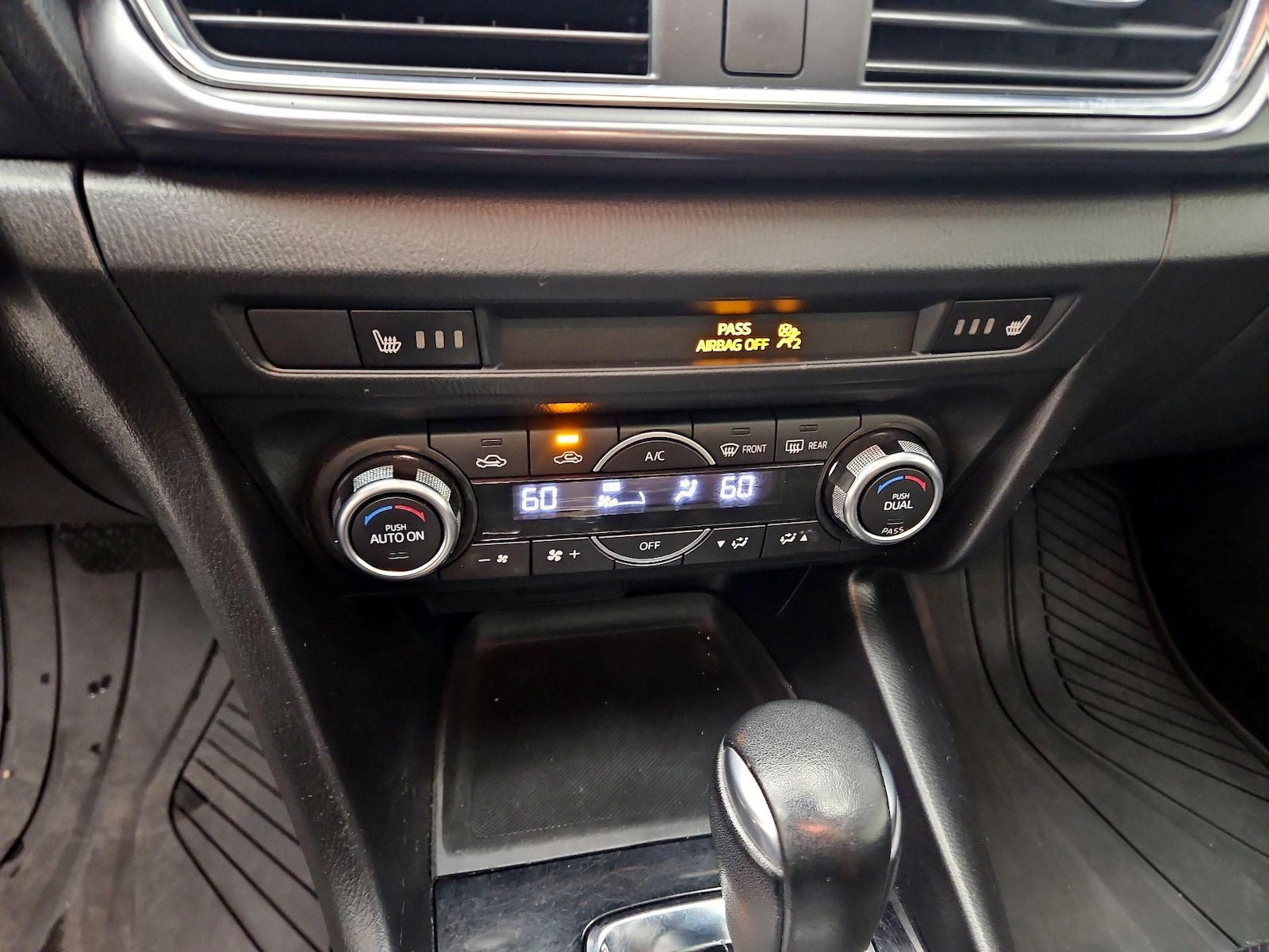2017 Mazda Mazda3 Grand Touring - Photo 18