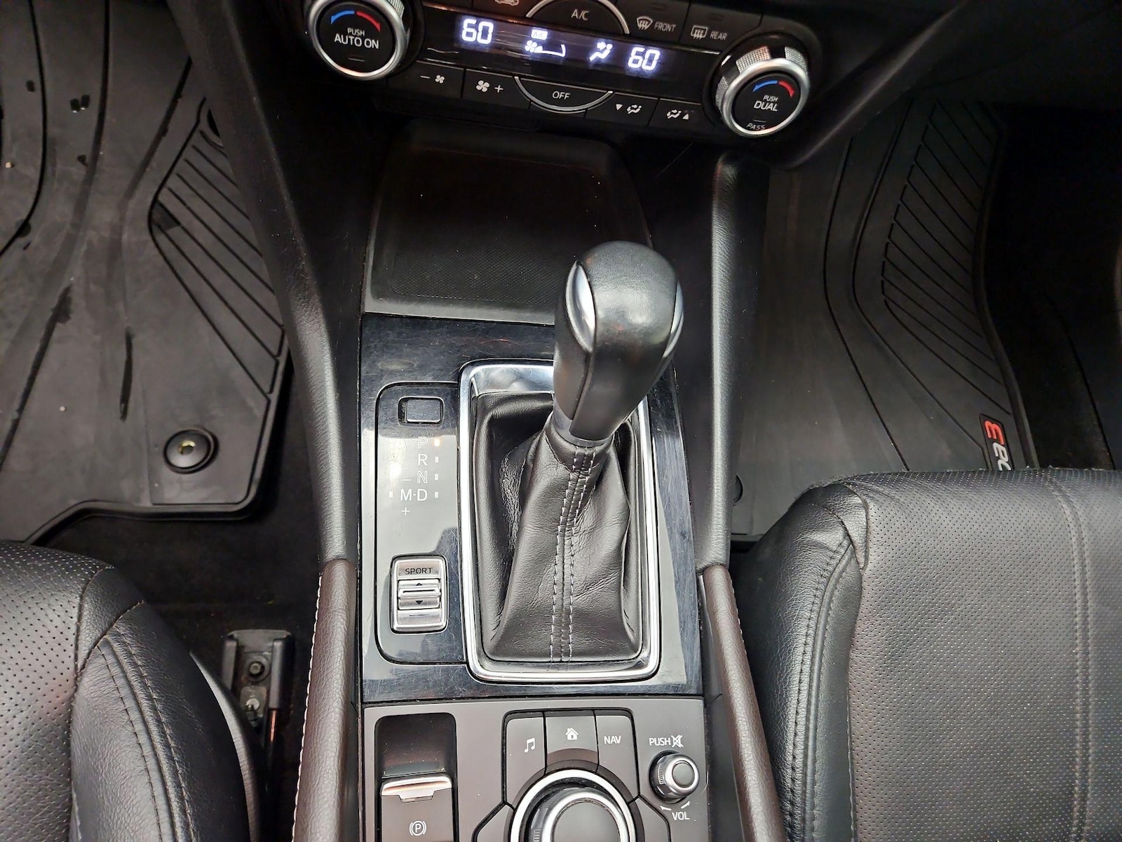 2017 Mazda Mazda3 Grand Touring - Photo 19