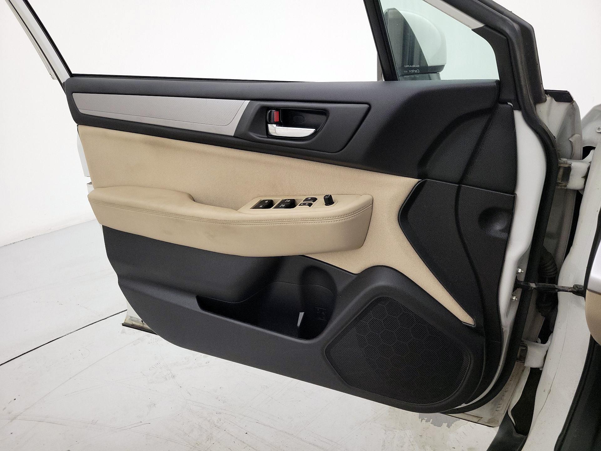 Thumbnail: 2016 Subaru Outback - 12