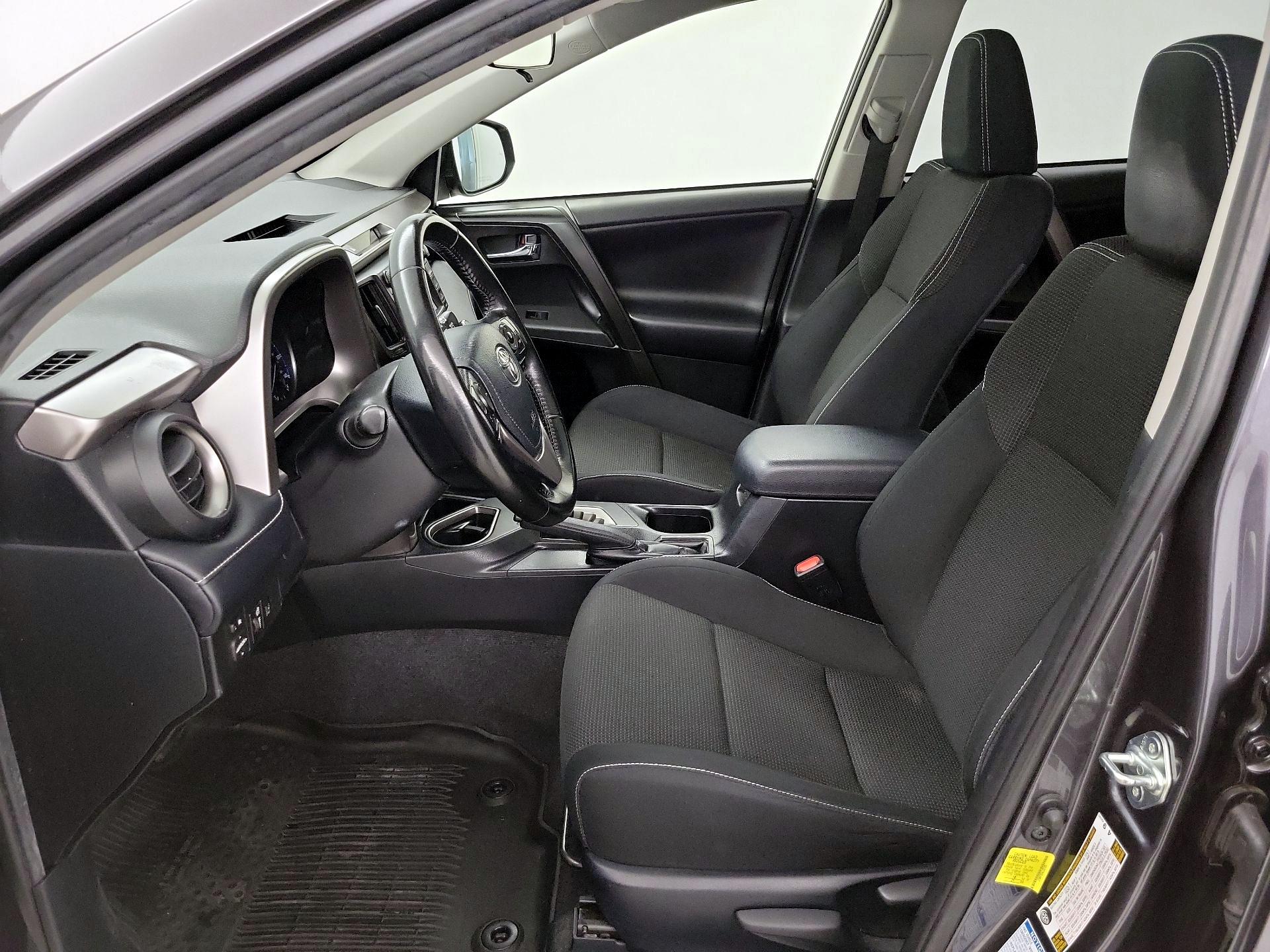 Thumbnail: 2018 Toyota RAV4 - 11