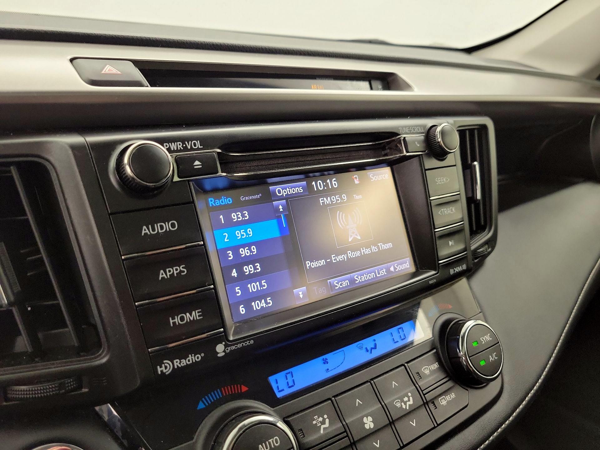 Thumbnail: 2018 Toyota RAV4 - 15