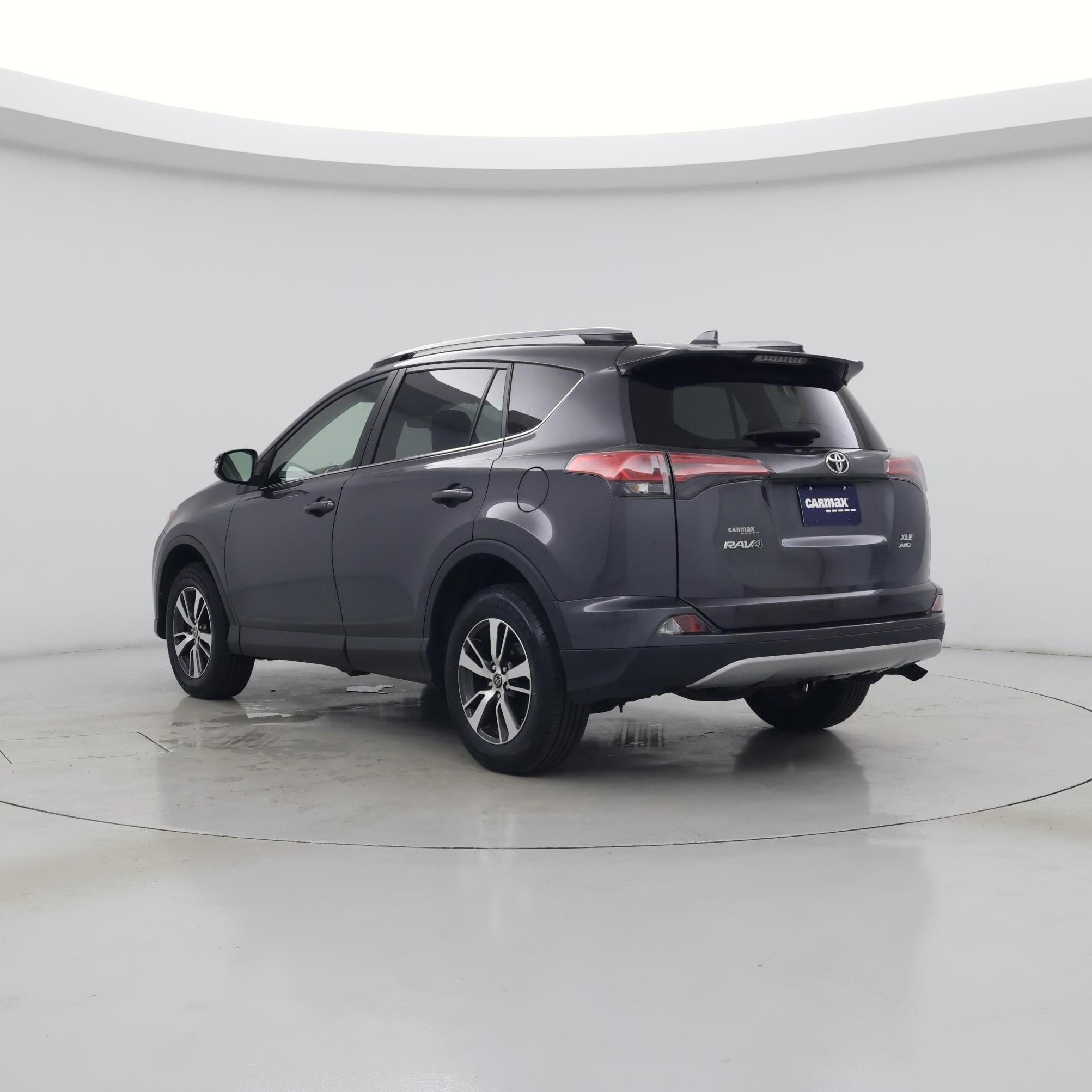 Thumbnail: 2018 Toyota RAV4 - 2